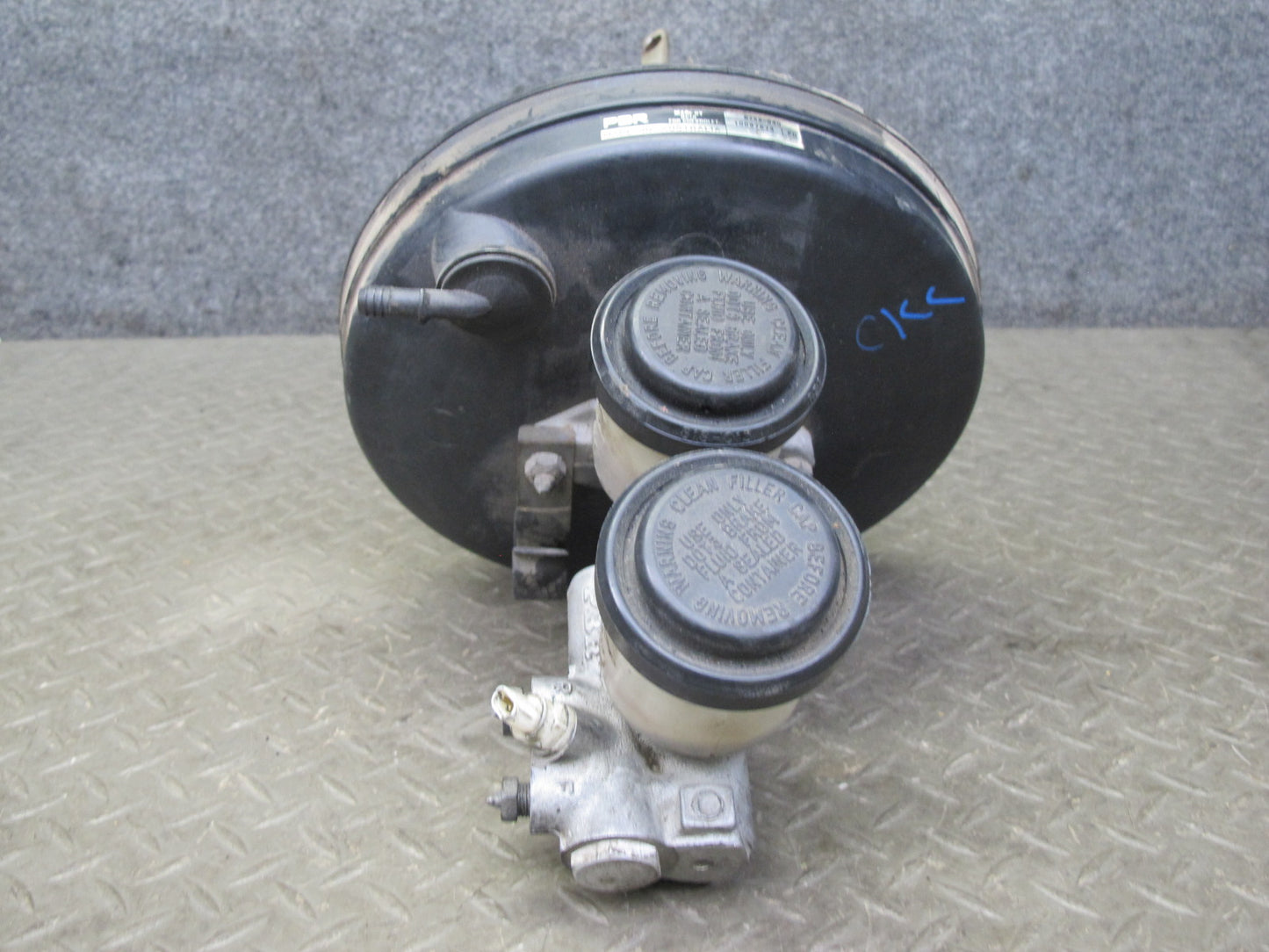 1991 Chevrolet Corvette C4 A/T Brake Master Cylinder Booster Fluid Reservoir OEM
