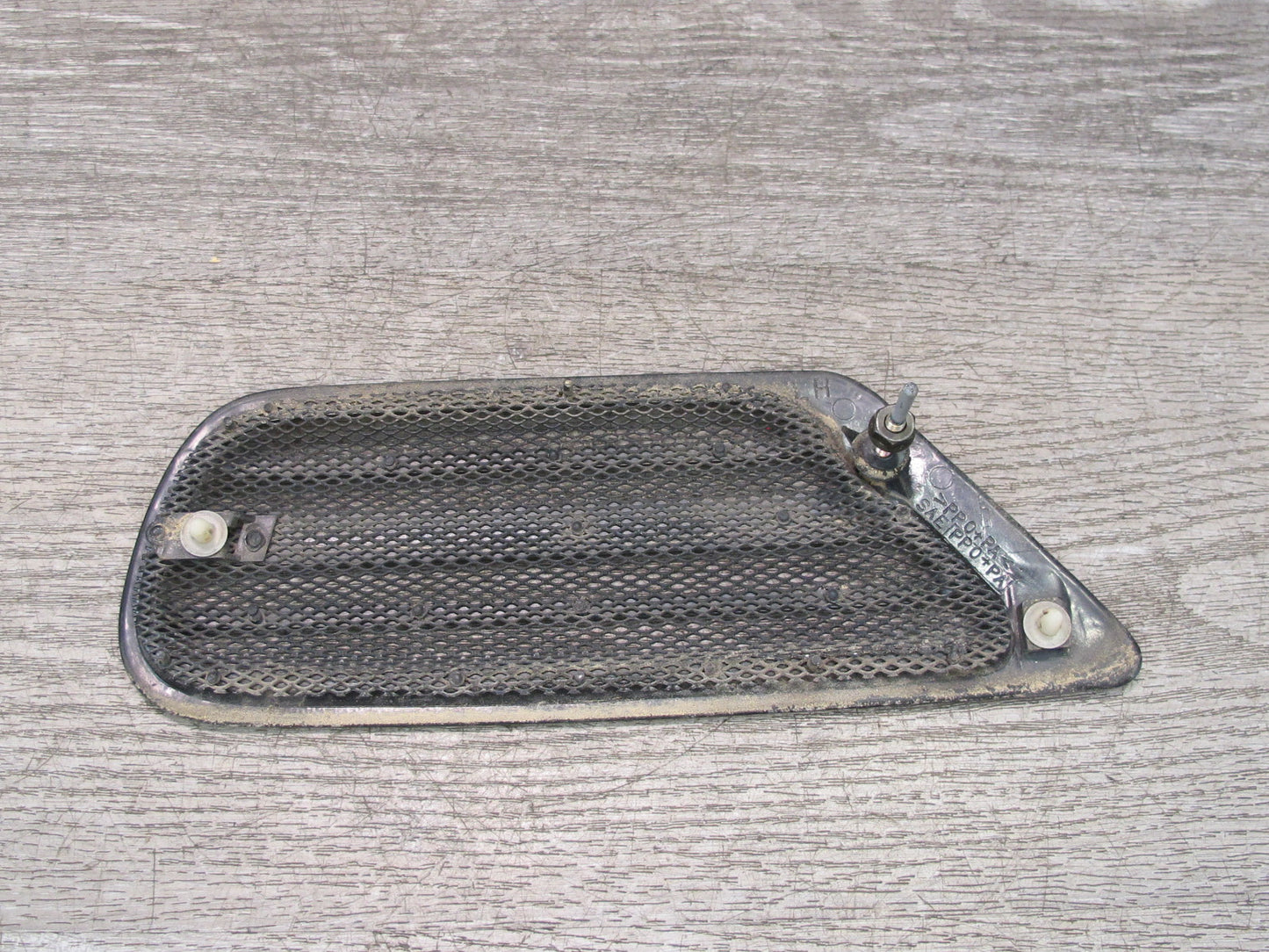 1998-2007 Lexus J100 LX470 Rear Left Right Quarter Air Vent Grille Trim Set of 2