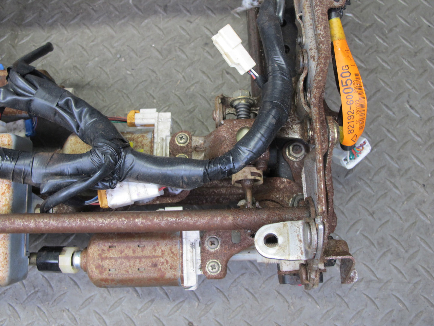 1998-2002 Lexus LX470 Front Left Driver Side Lower Seat Track Frame W/ Motor