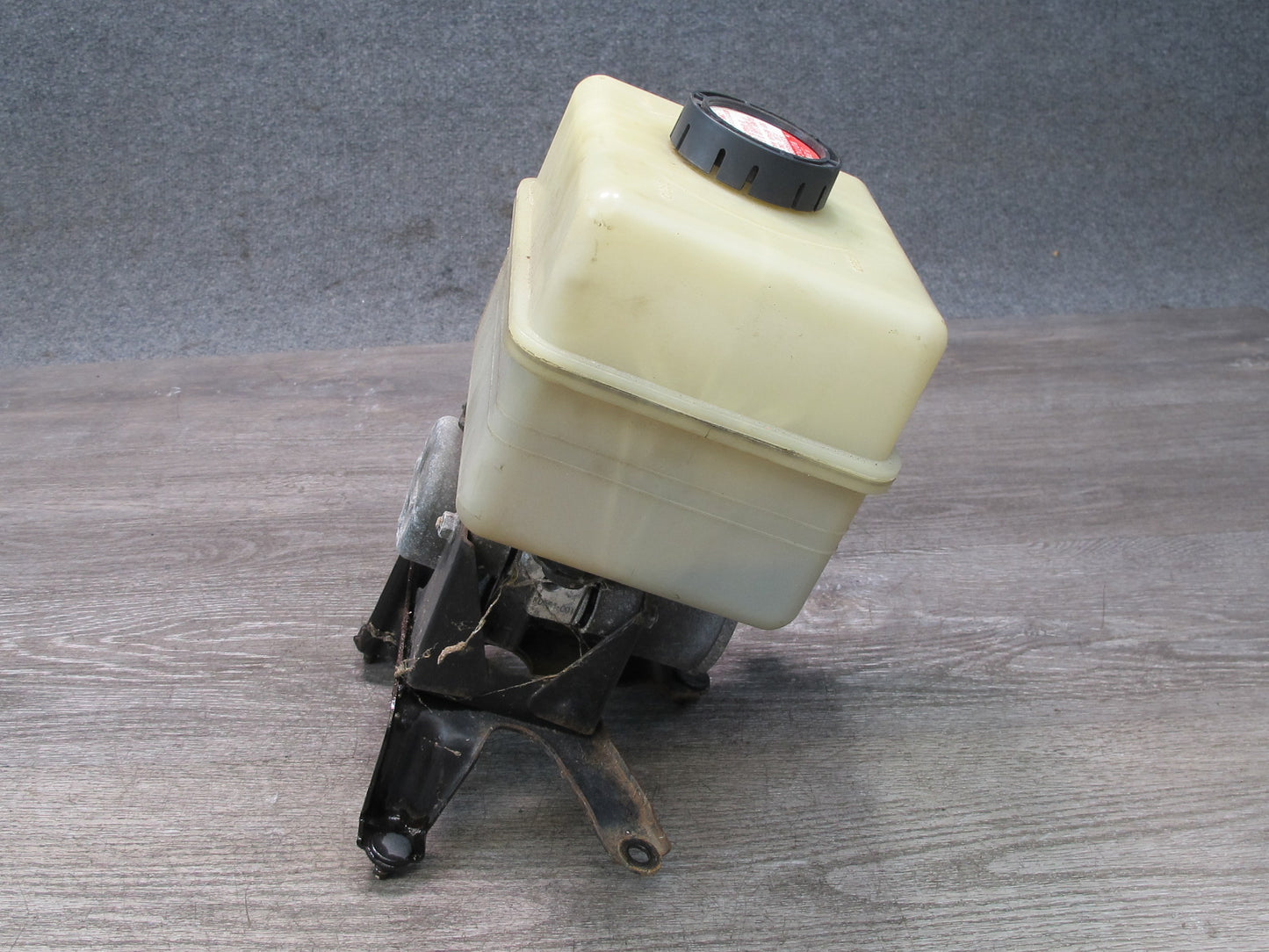 1998-2002 Lexus UZJ100L LX470 Air Ride Suspension Height Pump Motor W/ Reservoir