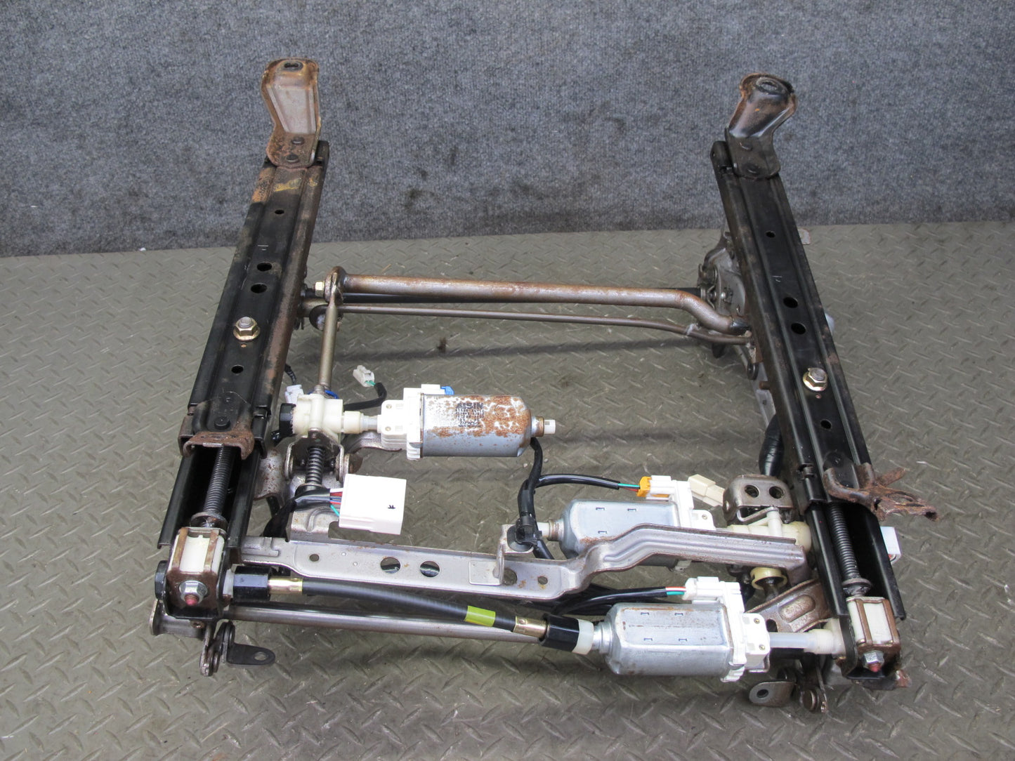 1998-2002 Lexus LX470 Front Right Pass Side Lower Seat Track Frame W/ Motor