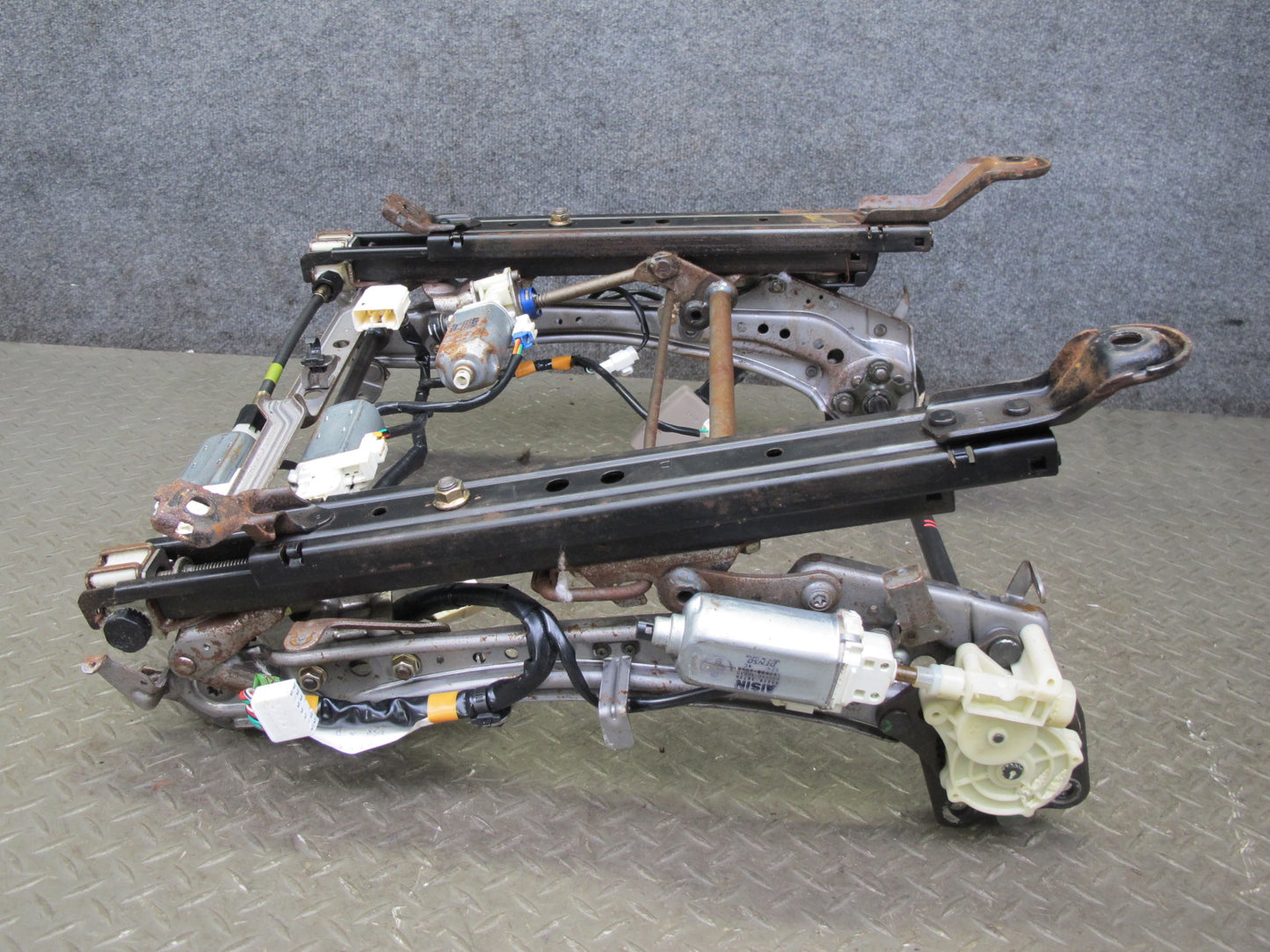 1998-2002 Lexus LX470 Front Right Pass Side Lower Seat Track Frame W/ Motor
