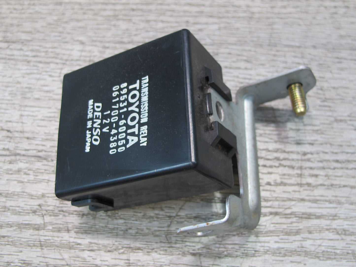 1998-2007 Lexus J100 LX470 Transmission Relay Control Module 89531-60050