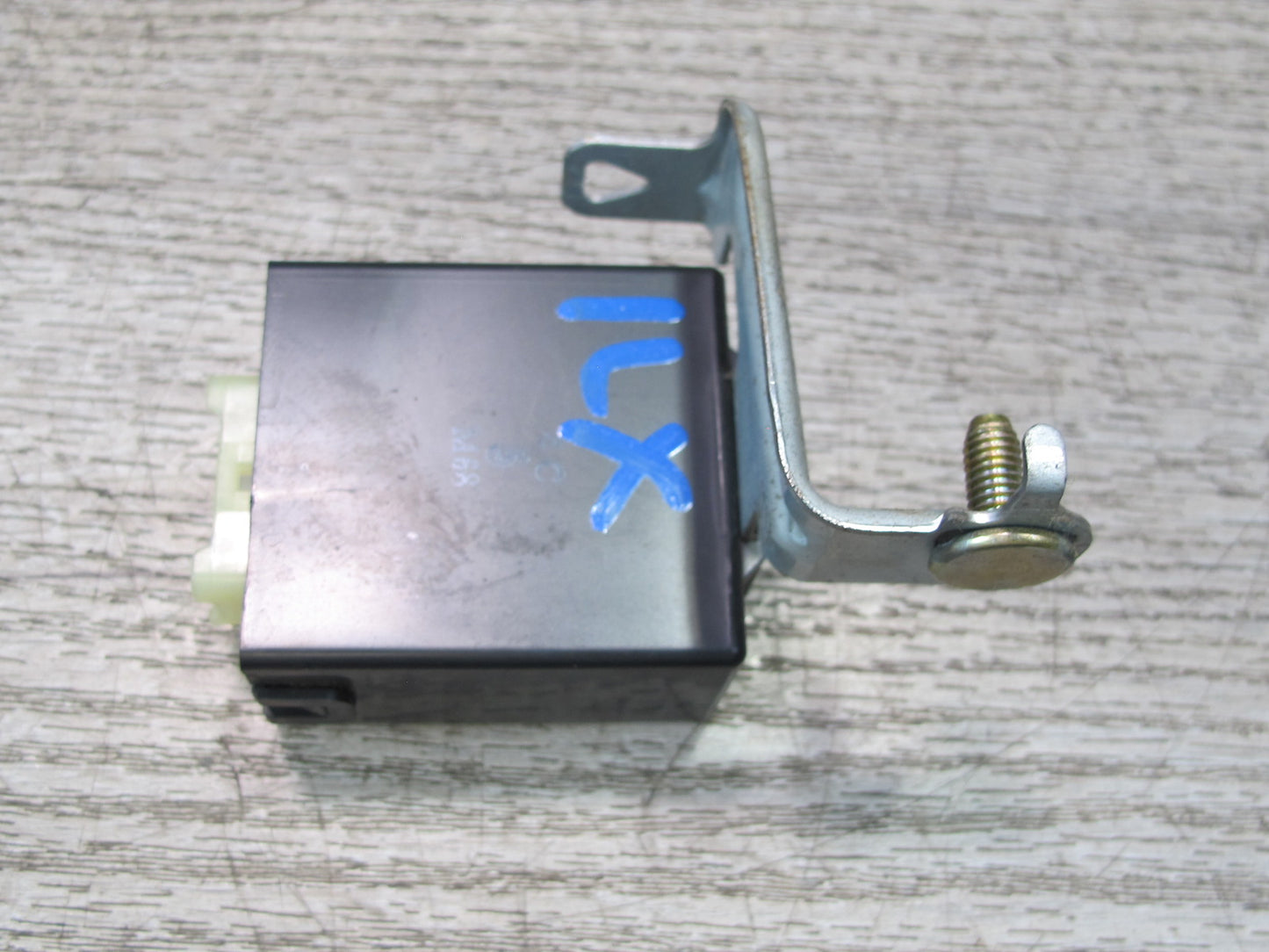 1998-2007 Lexus J100 LX470 Transmission Relay Control Module 89531-60050