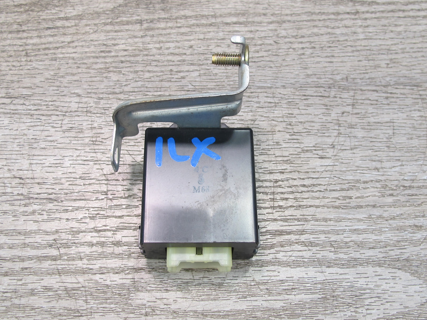 1998-2007 Lexus J100 LX470 Transmission Relay Control Module 89531-60050