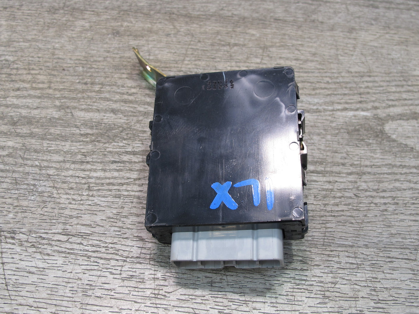 1998-2002 Lexus J100 LX470 Daytime Running Light Control Unit Module 82642-30020