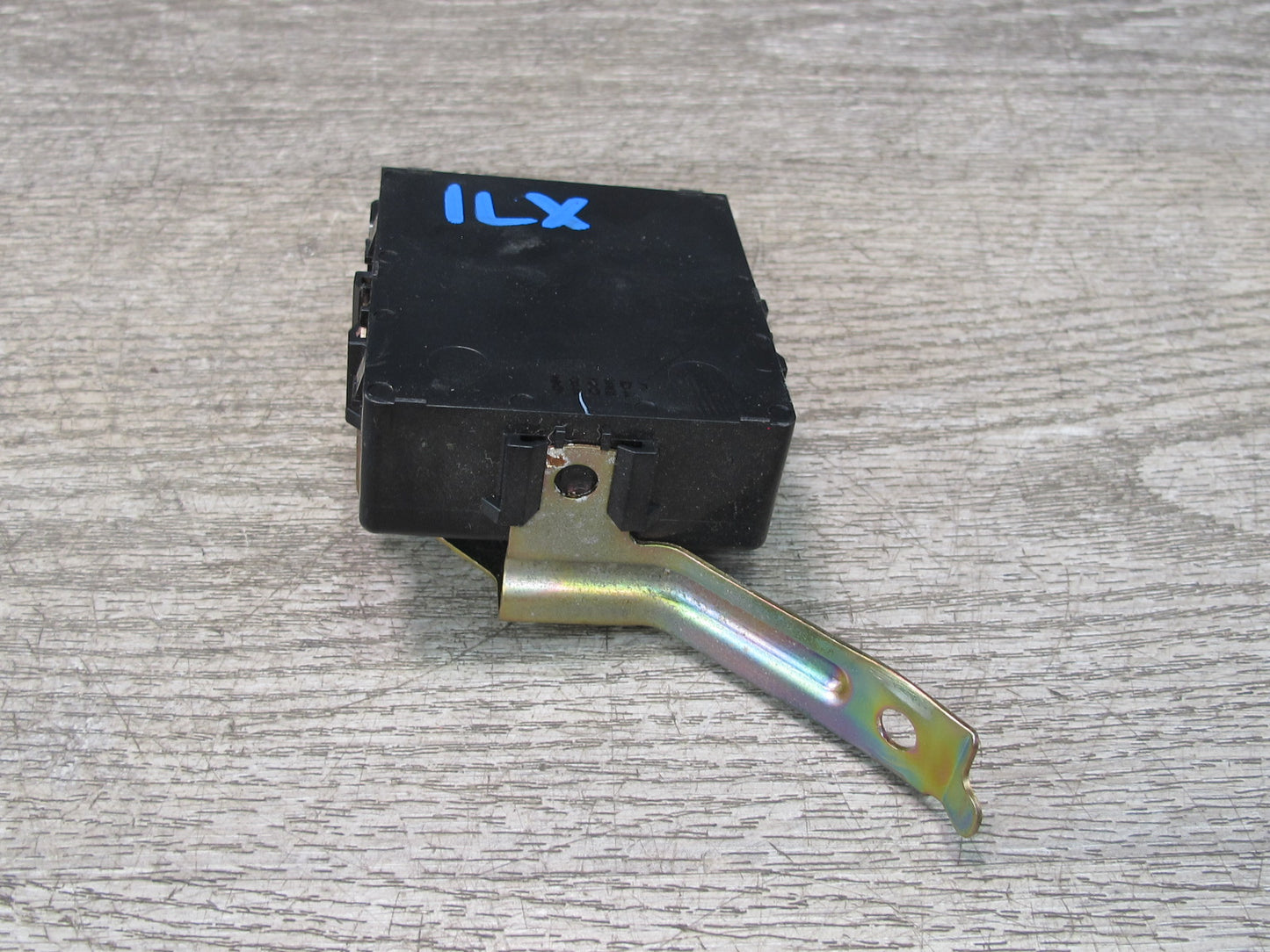 1998-2002 Lexus J100 LX470 Daytime Running Light Control Unit Module 82642-30020