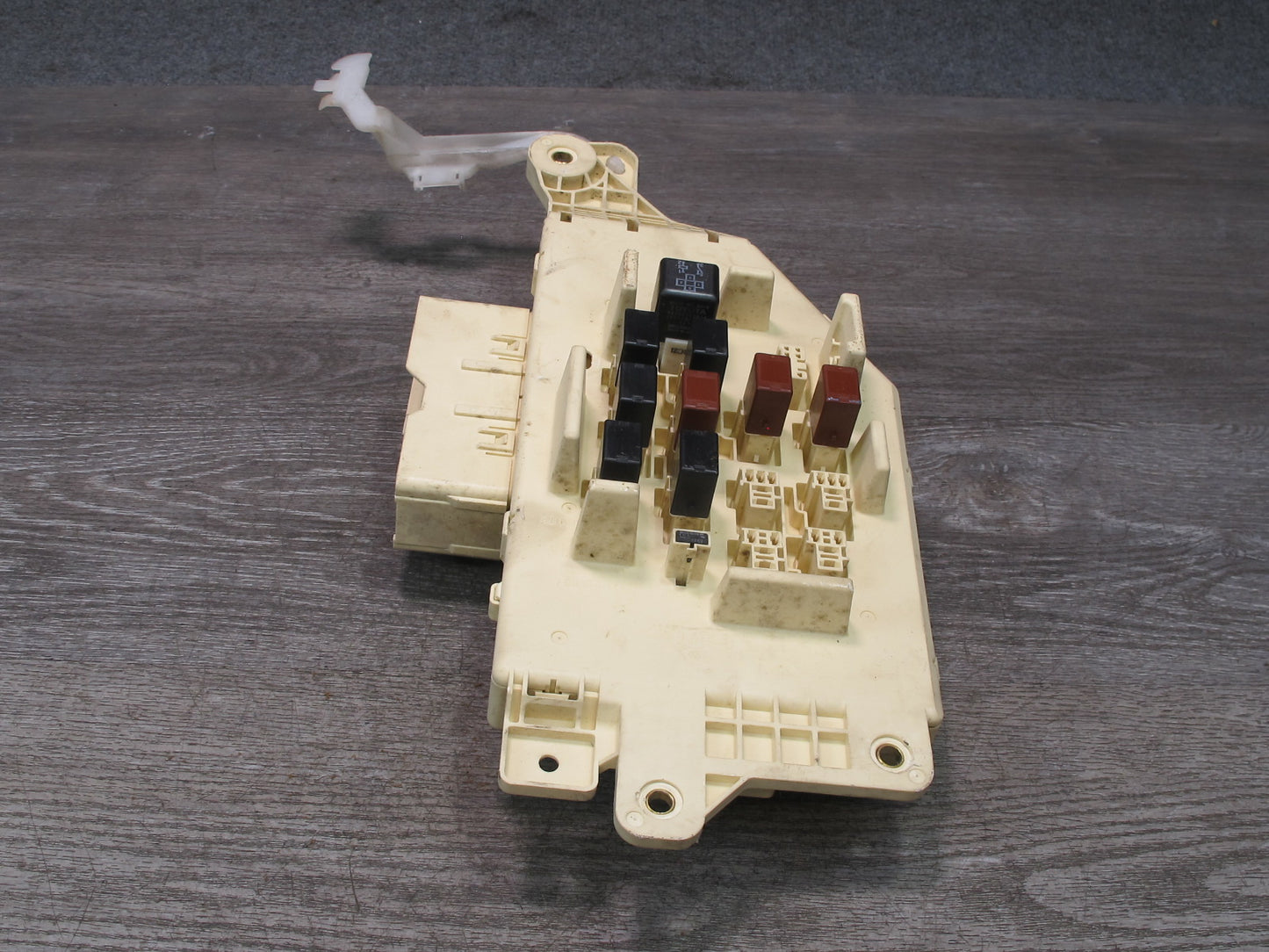 1998-2002 Lexus J100 LX470 Dash Front Left Junction Cabin Fuse Relay Box