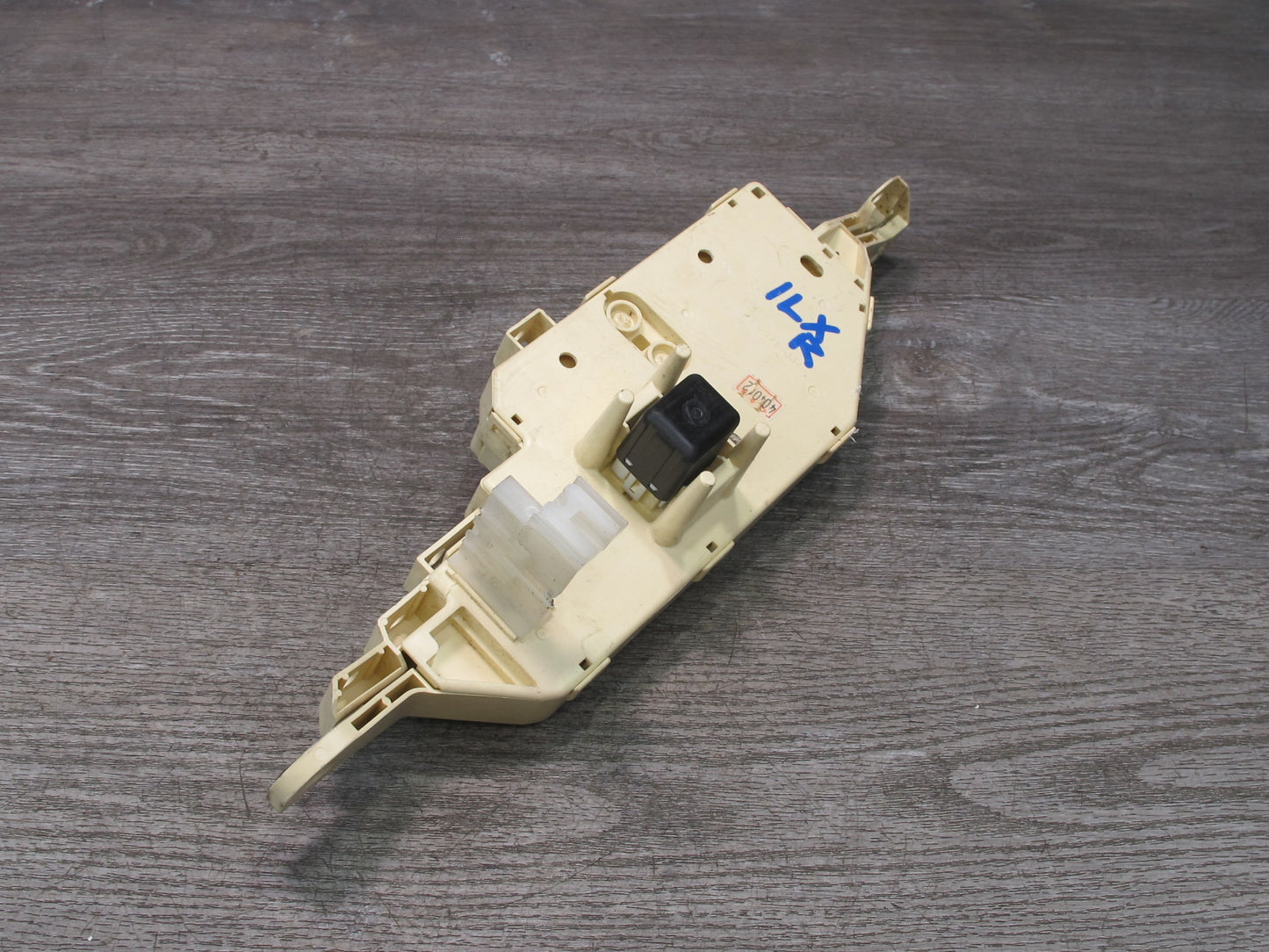 1998-2002 Lexus J100 LX470 Dash Front Right Junction Cabin Fuse Relay Box