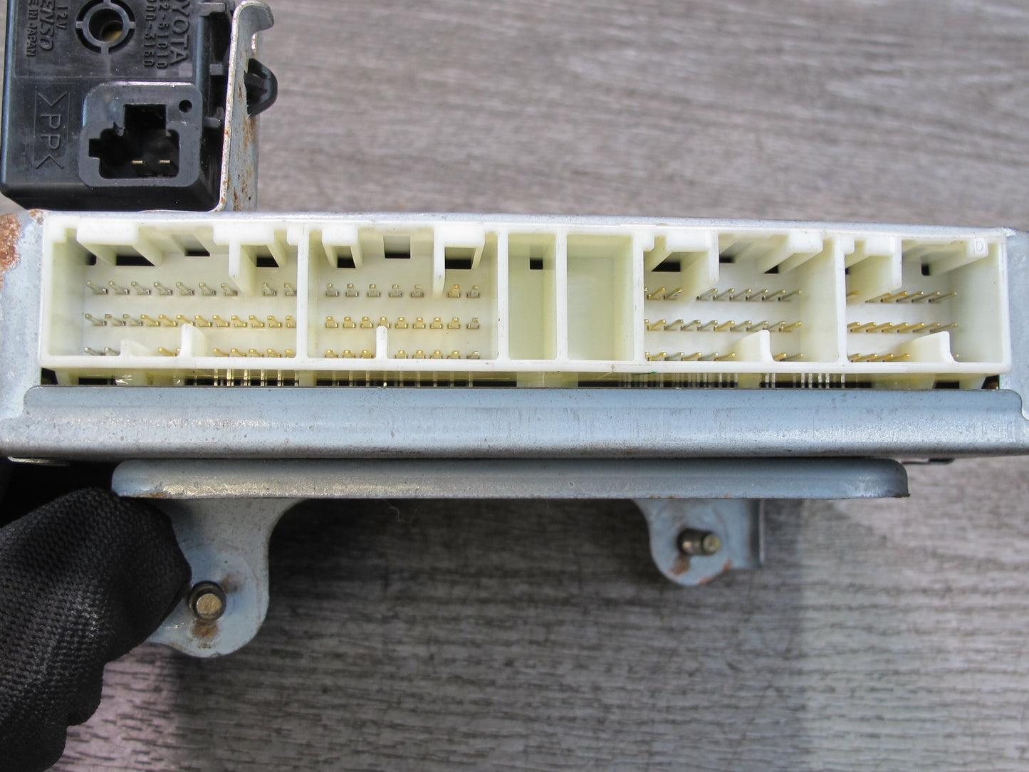 1999-2002 Lexus J100 LX470 ABS VSC Skid Traction Control Module 89540-60160