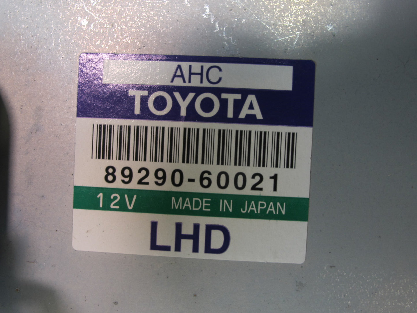 1998-2002 Lexus J100 LX470 Suspension Control Computer Module 89290-60021