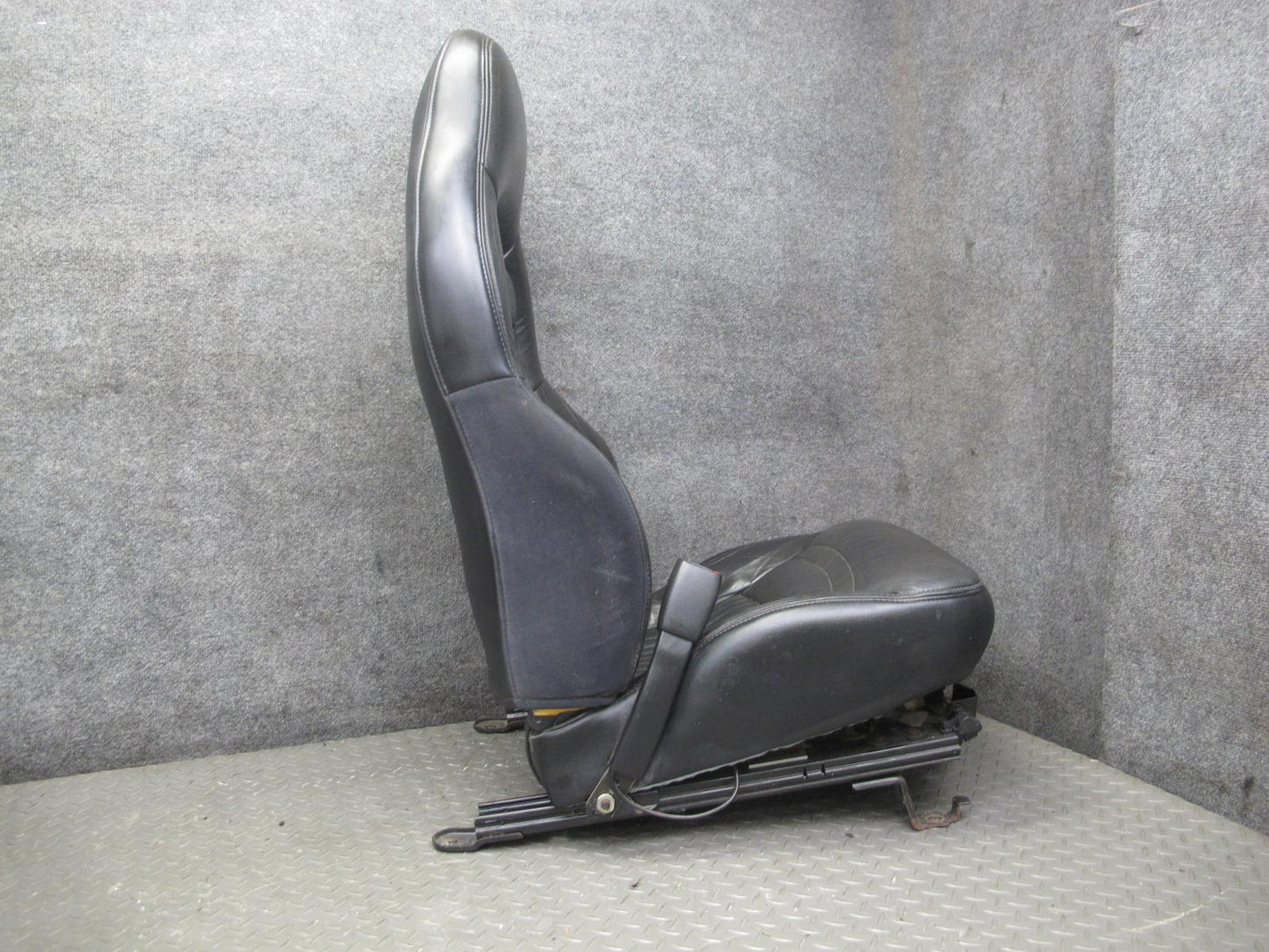 97-04 Chevrolet Corvette C5 Set of 2 Front Left & Right Leather Seat OEM