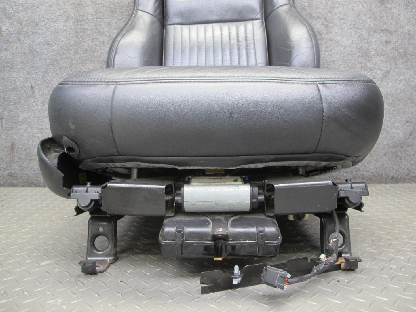 97-04 Chevrolet Corvette C5 Set of 2 Front Left & Right Leather Seat OEM