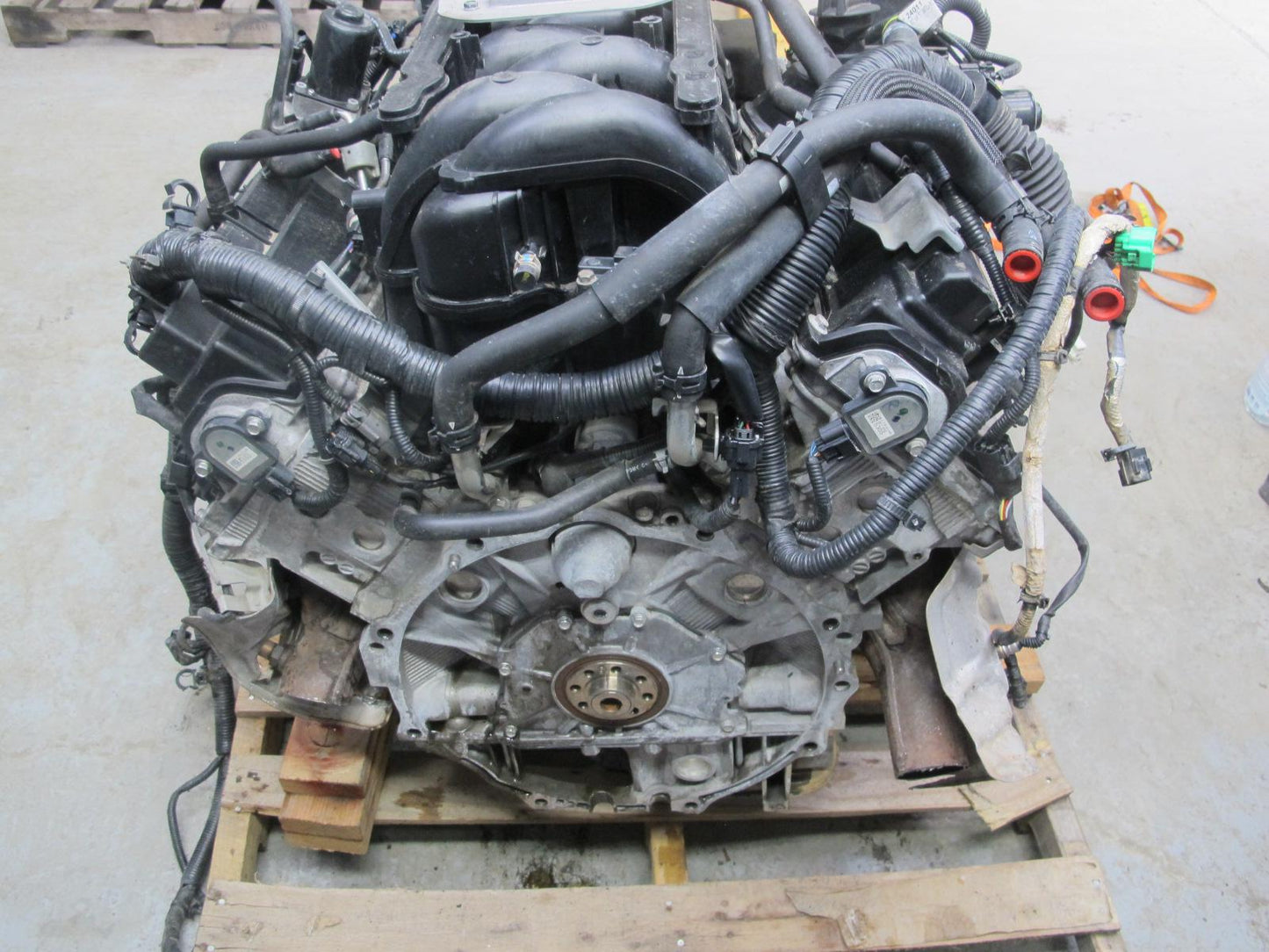 2011-2014 Infiniti QX56 QX80 5.6L RWD V8 VK56VD Engine Motor VIN A 4TH Digit