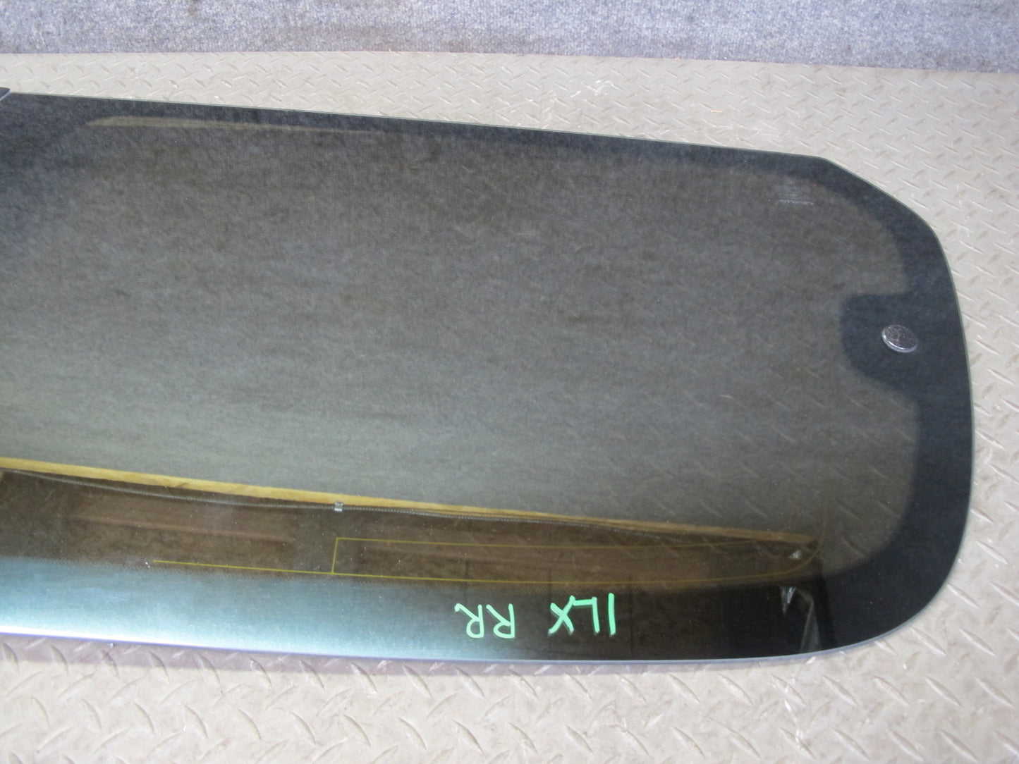 2000-2002 Lexus J100 LX470 Rear Right Pass Side Quarter Glass Window