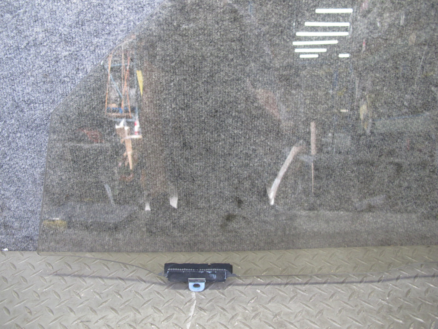 2000-2002 Lexus J100 LX470 Front Right Passenger Side Door Glass Window