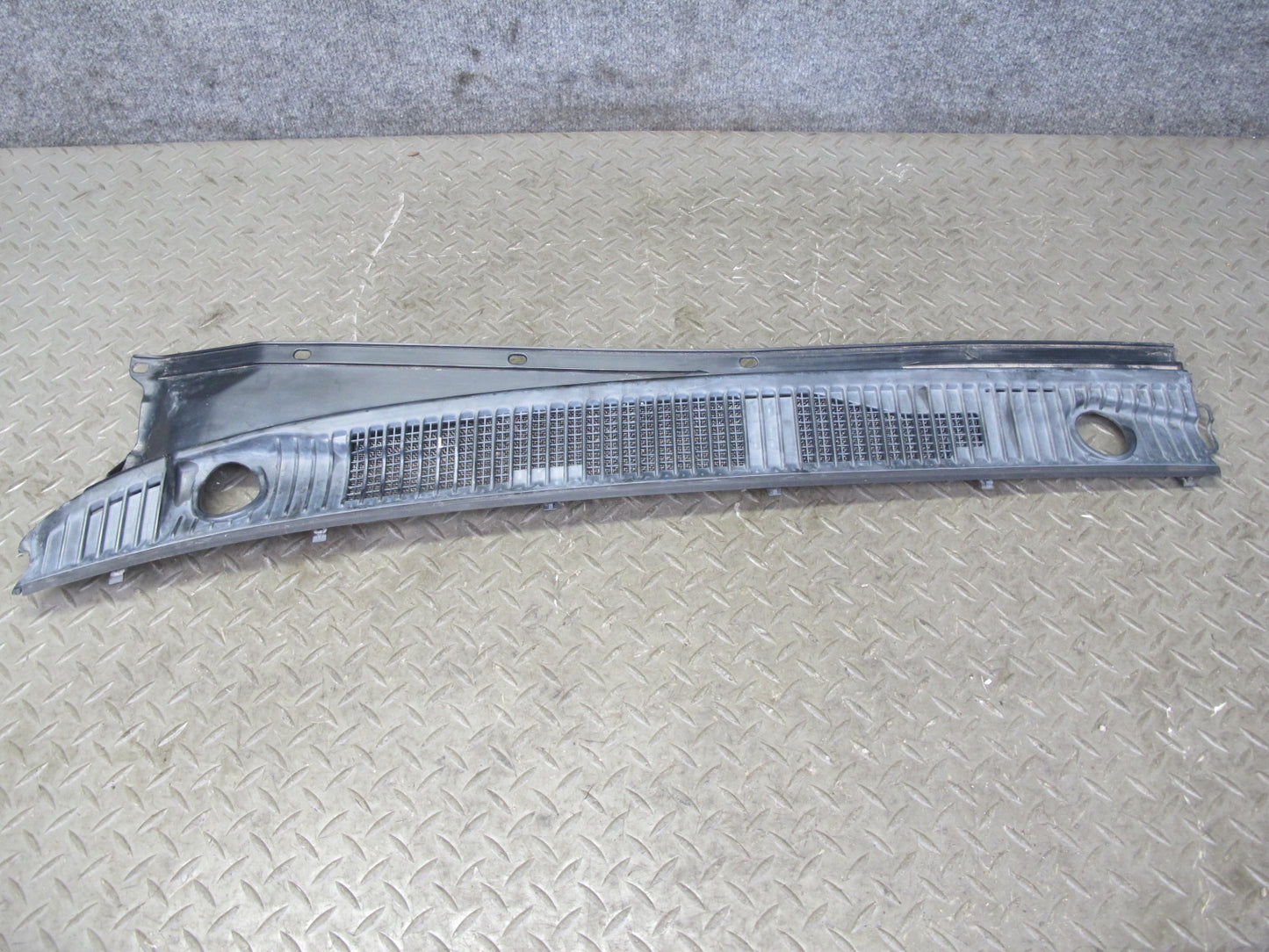 1998-2007 Lexus J100 LX470 Front Windshield Left & Right Vent Cowl Seal Set