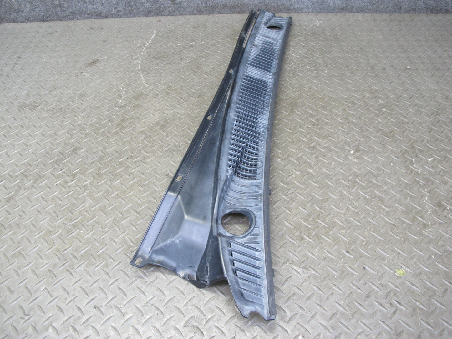 1998-2007 Lexus J100 LX470 Front Windshield Left & Right Vent Cowl Seal Set