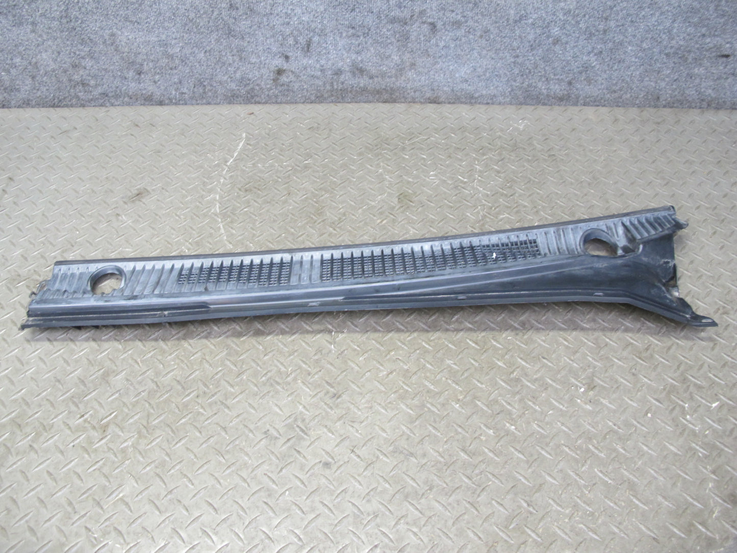 1998-2007 Lexus J100 LX470 Front Windshield Left & Right Vent Cowl Seal Set