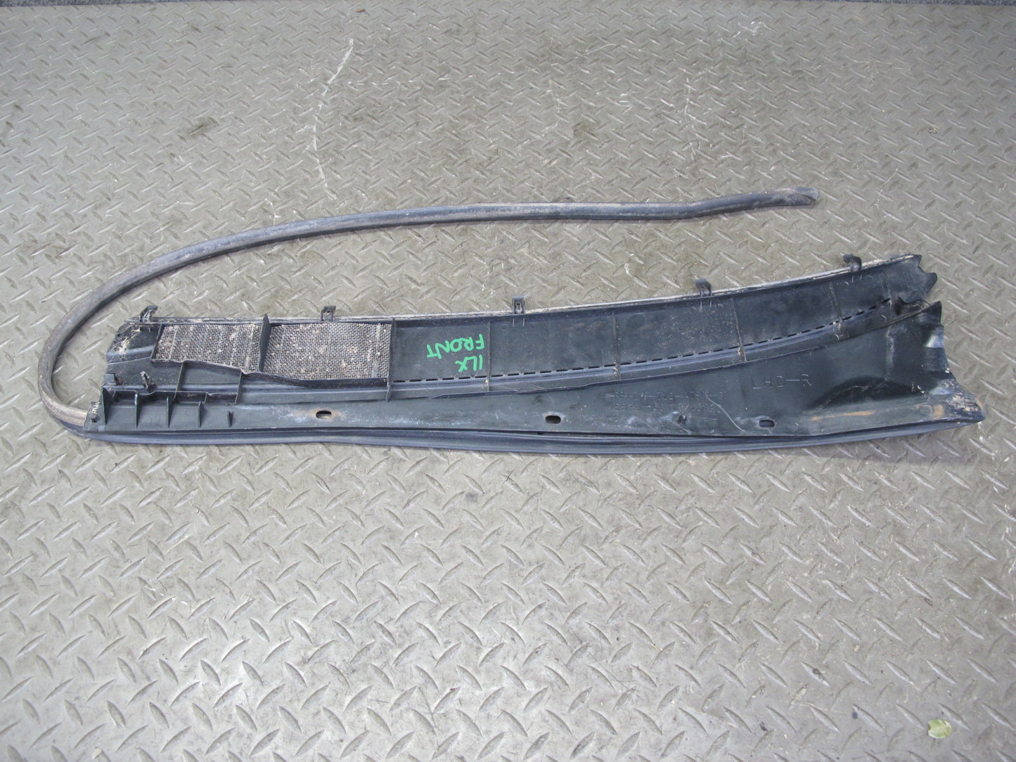 1998-2007 Lexus J100 LX470 Front Windshield Left & Right Vent Cowl Seal Set