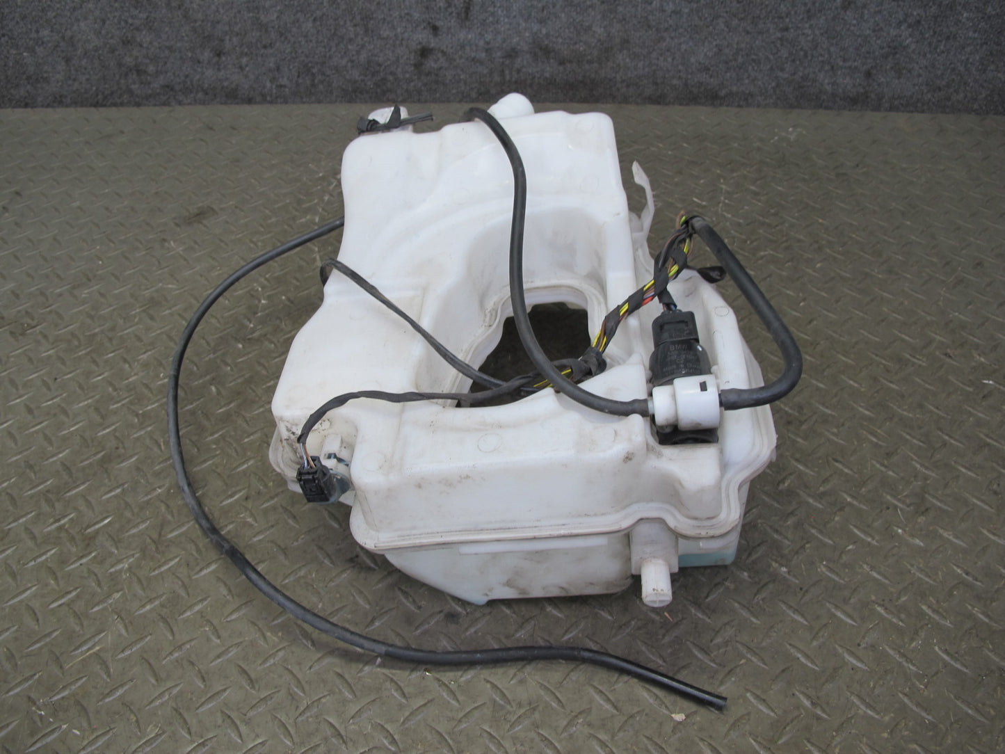 11-15 Mini Cooper R60 R61 Countryman Windshield Washer Reservoir w Pump OEM