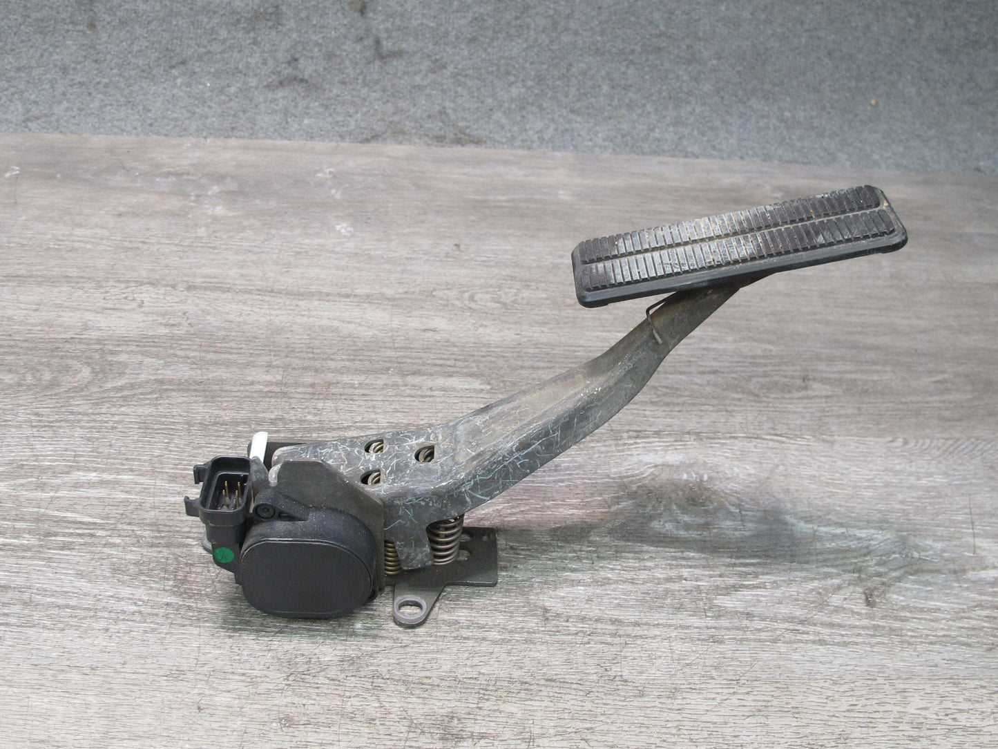 97-04 Chevrolet Corvette C5 Gas Accelerator Throttle Pedal Assembly OEM