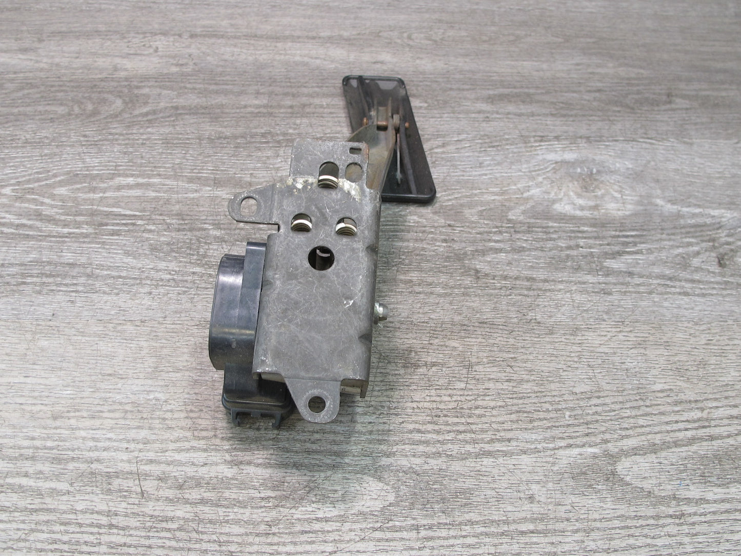 97-04 Chevrolet Corvette C5 Gas Accelerator Throttle Pedal Assembly OEM