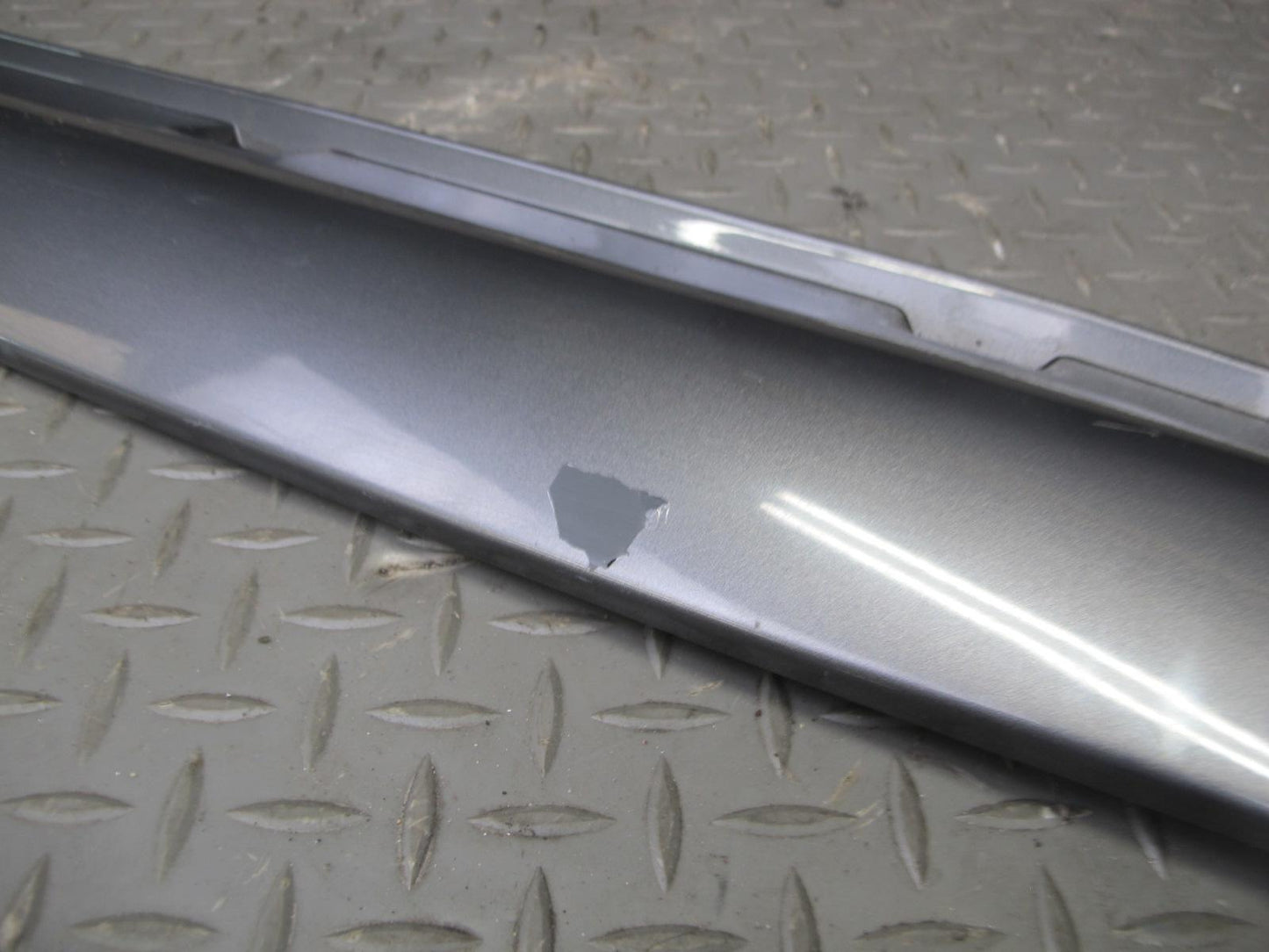 1998-2002 Lexus J100 LX470 Left & Right Side Rocker Panel Trim Molding Set of 2