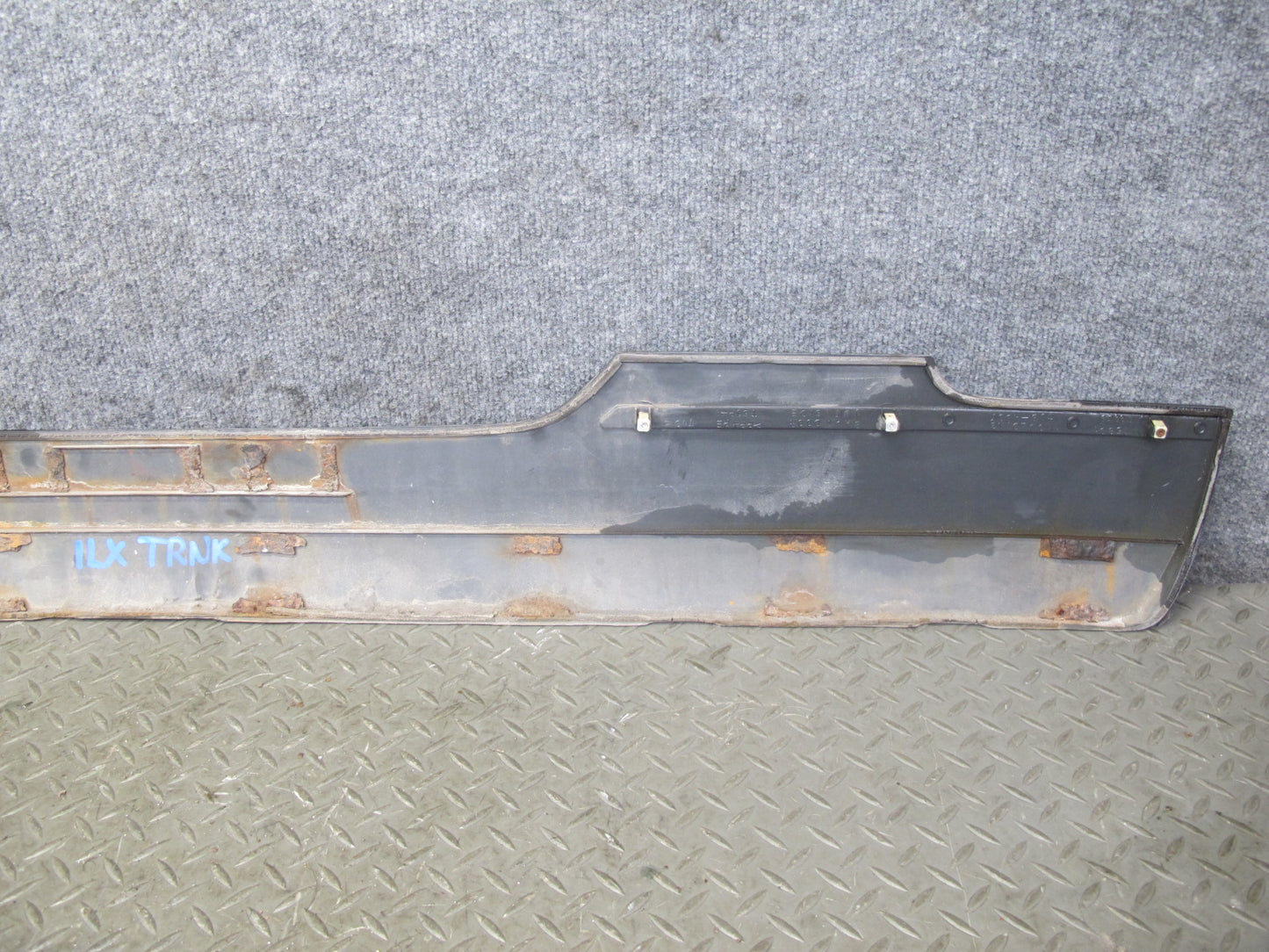 1998-2002 Lexus LX470 Rear Right Left Fender Quarter Trunk Molding Panel Set