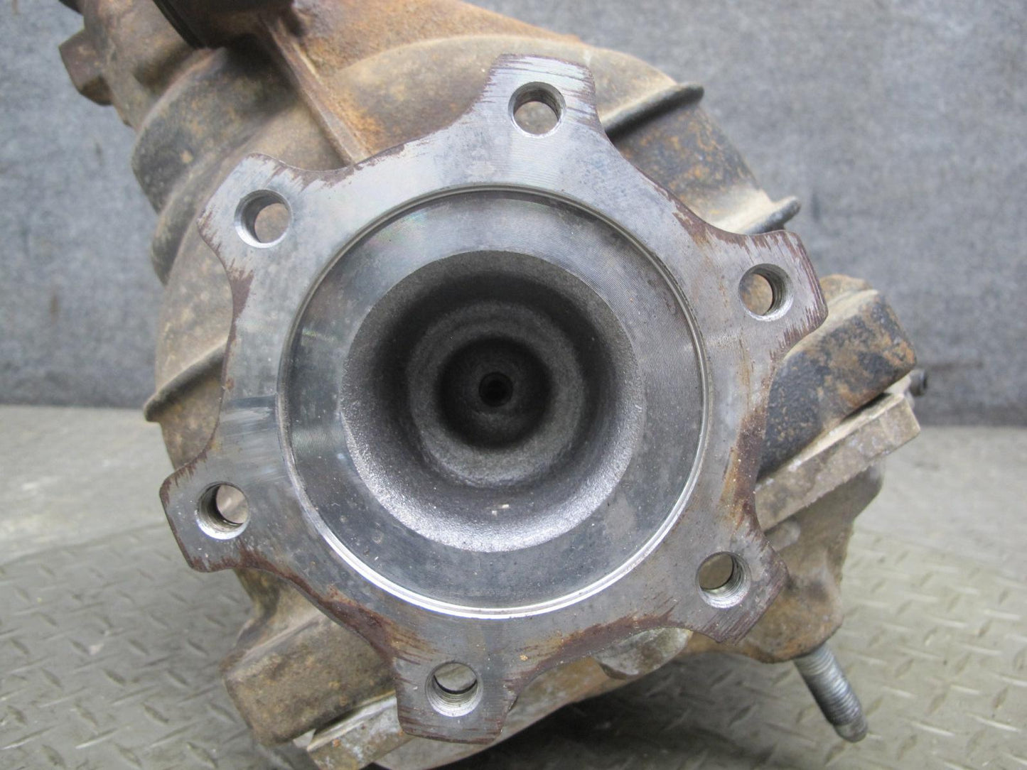2011-2020 Infiniti QX56 QX80 5.6L RWD Rear Differential Axle Carrier 2.937 Ratio