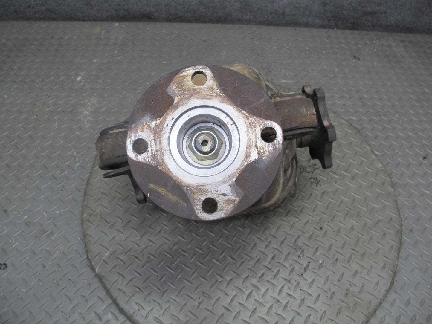 2011-2020 Infiniti QX56 QX80 5.6L RWD Rear Differential Axle Carrier 2.937 Ratio