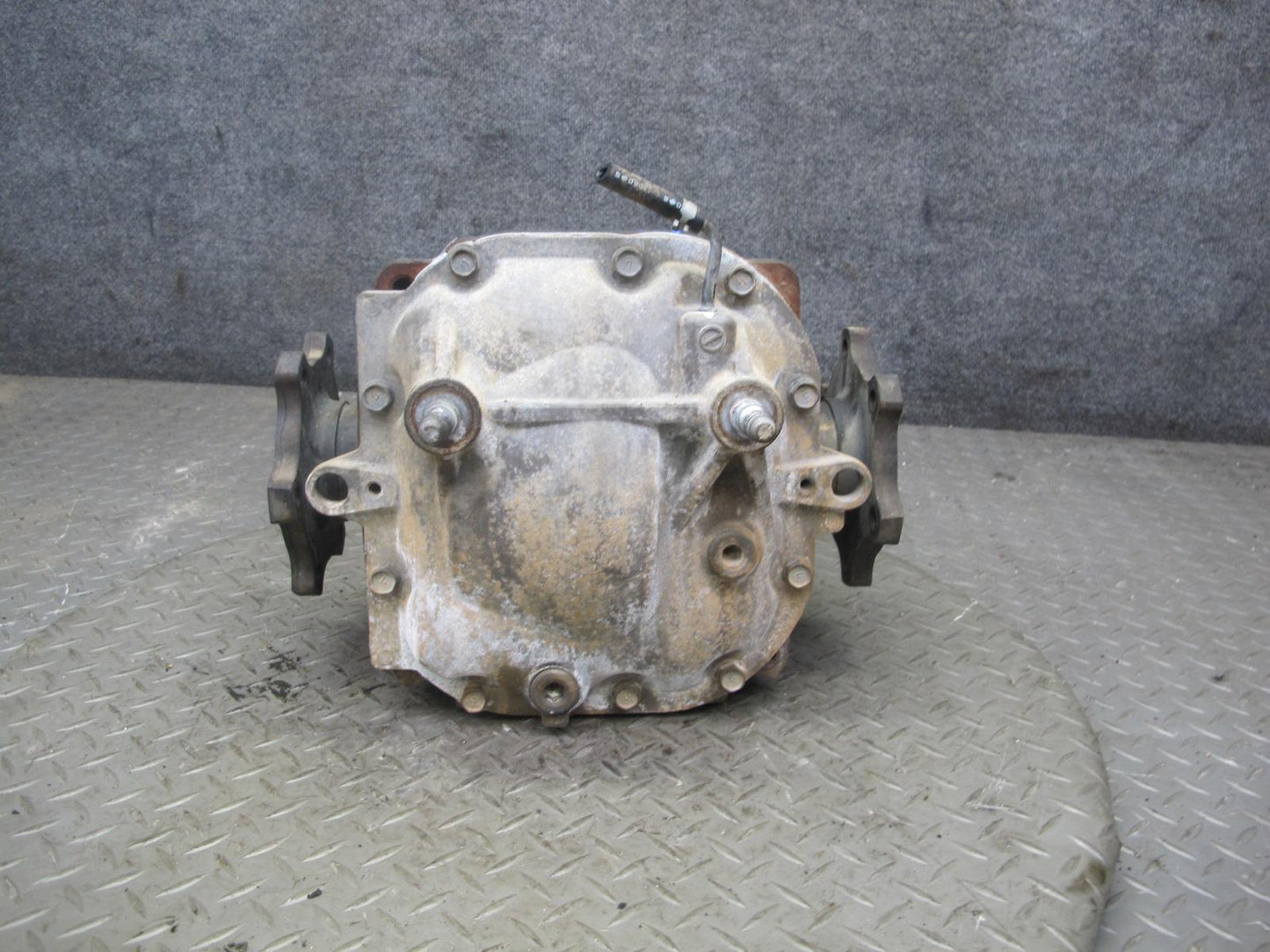2011-2020 Infiniti QX56 QX80 5.6L RWD Rear Differential Axle Carrier 2.937 Ratio