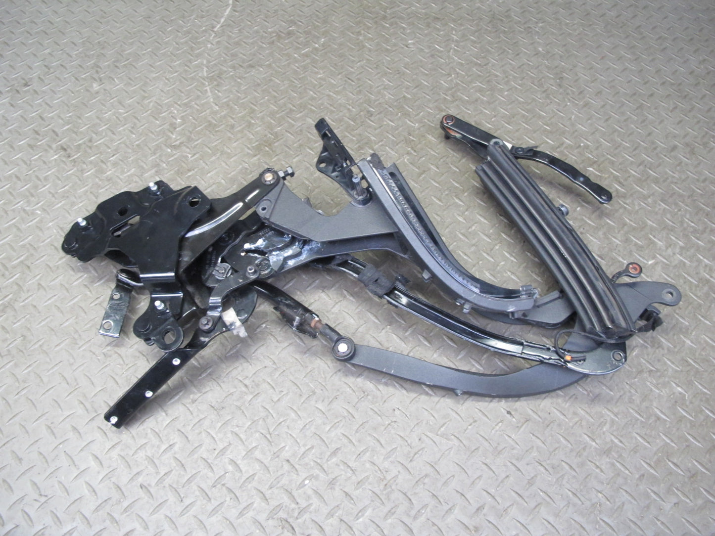 10-19 Nissan 370Z Z34 Convertible Left Soft TOP Roof Lift Hinge OEM