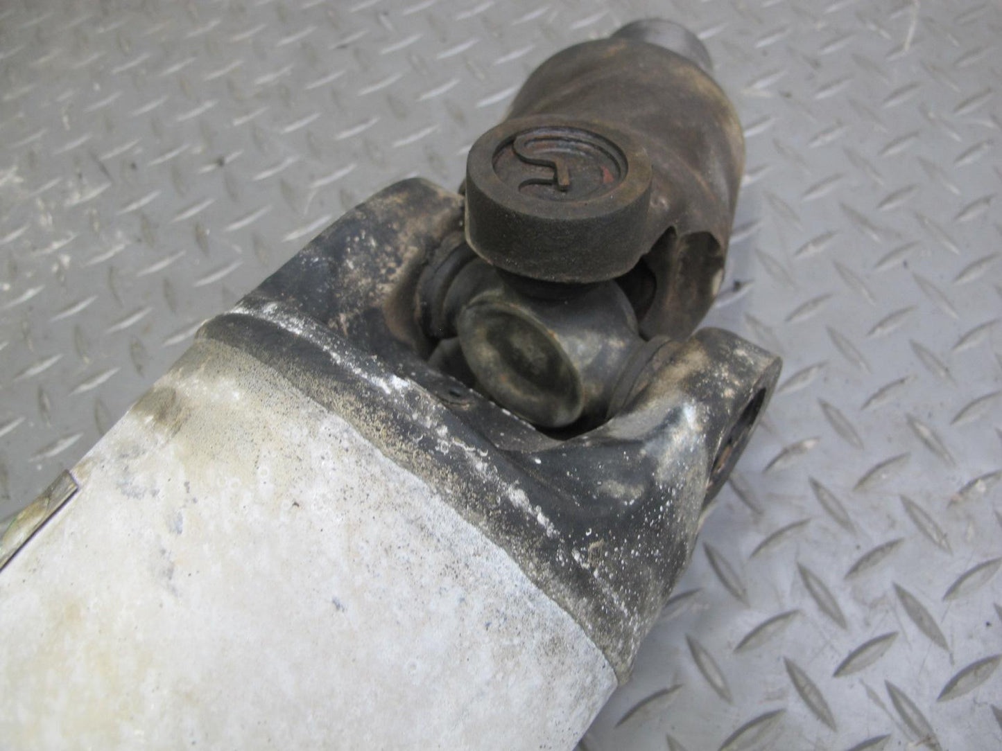 2011-2020 Infiniti QX56 QX80 RWD Rear Driveshaft Shaft Propeller