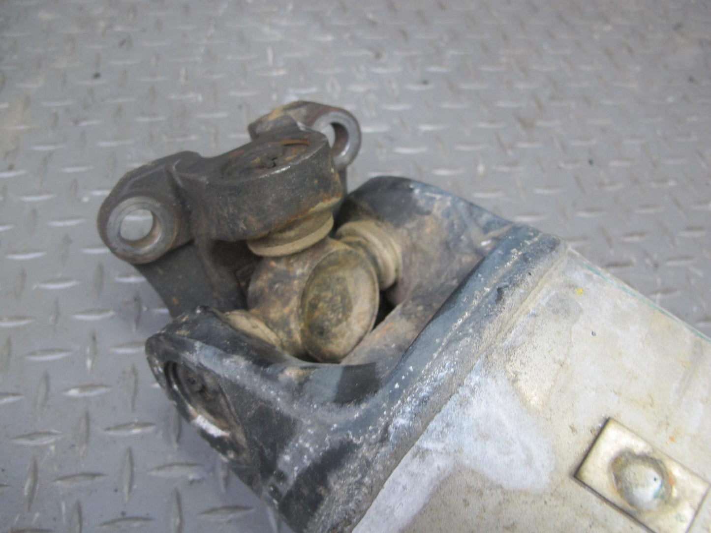 2011-2020 Infiniti QX56 QX80 RWD Rear Driveshaft Shaft Propeller