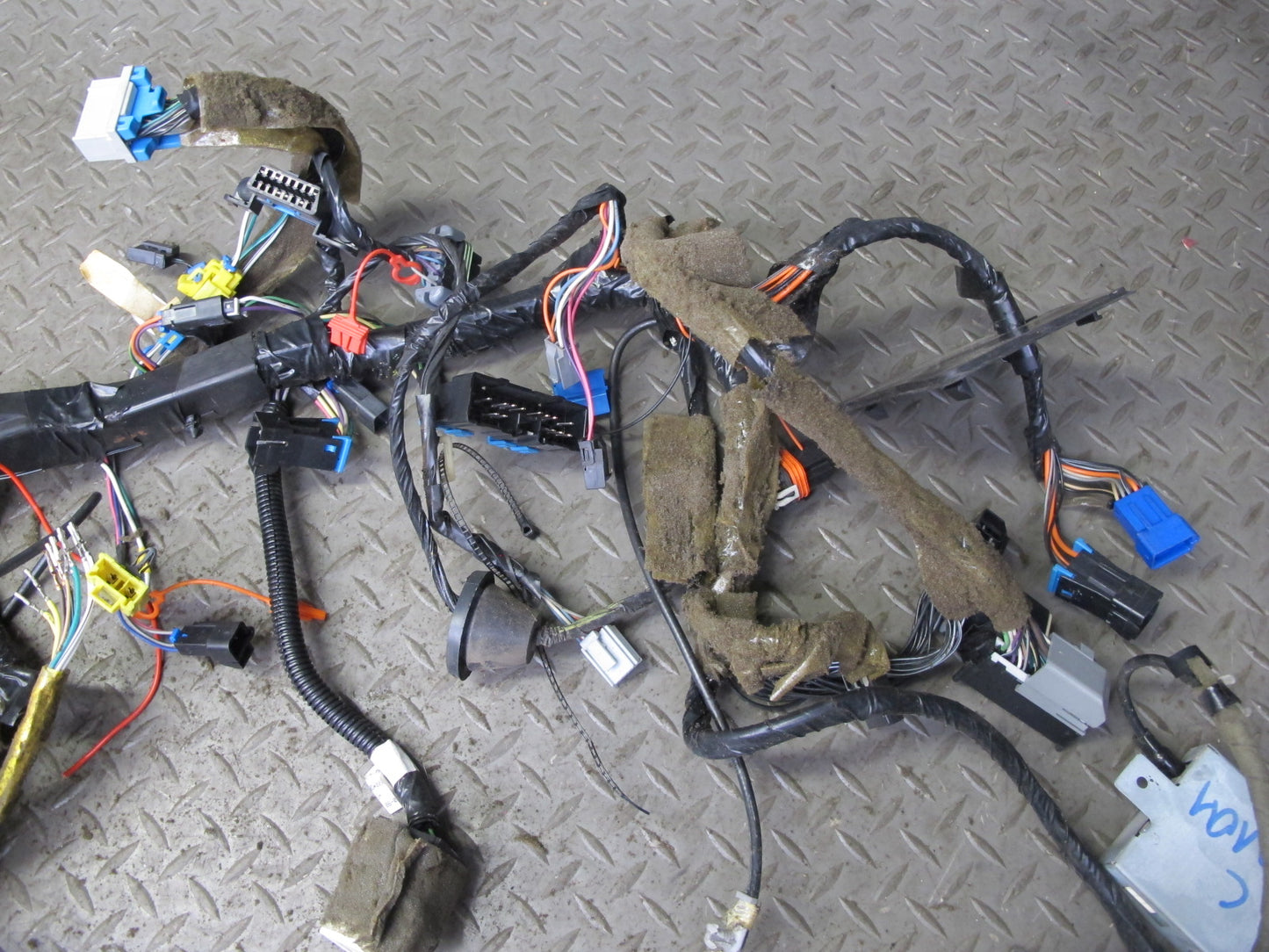 1998 Chevrolet Corvette C5 Hatch A/T Interior Wire Wiring Harness w Fuse Box OEM