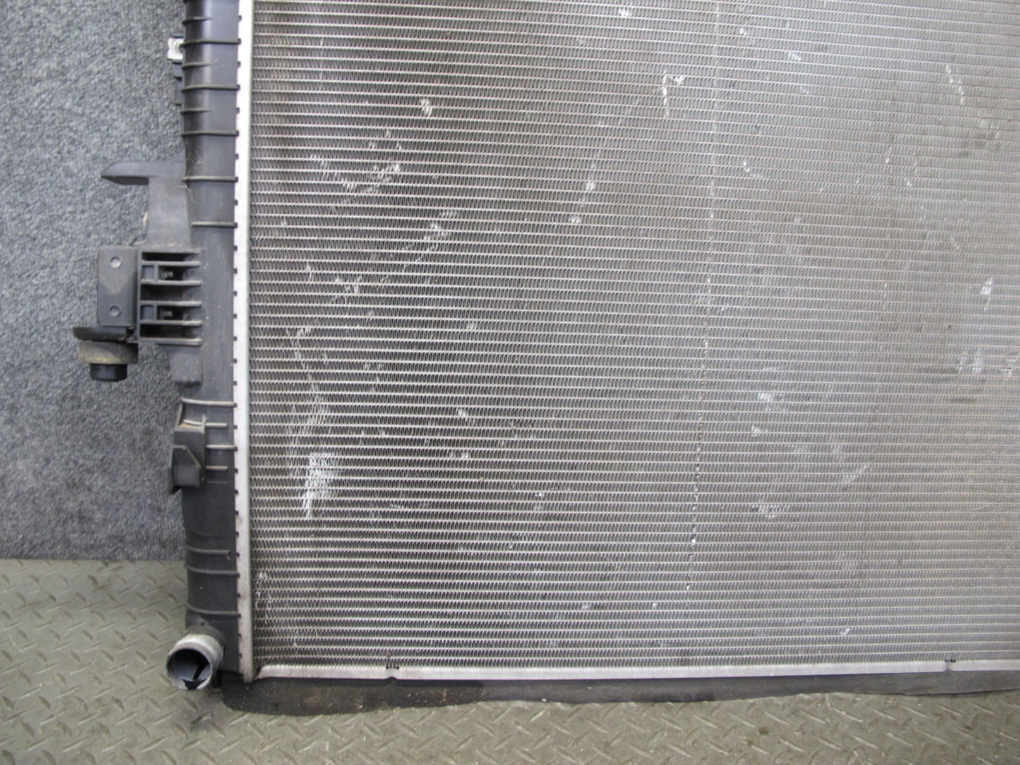 2011-2020 Infiniti QX56 QX80 5.6L V8 Engine Motor Cooling Radiator