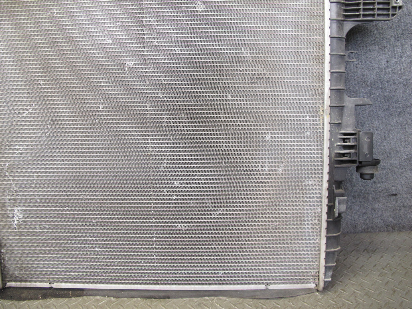 2011-2020 Infiniti QX56 QX80 5.6L V8 Engine Motor Cooling Radiator