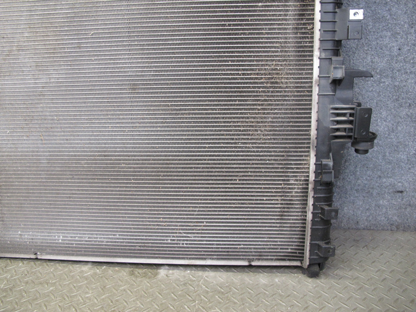 2011-2020 Infiniti QX56 QX80 5.6L V8 Engine Motor Cooling Radiator