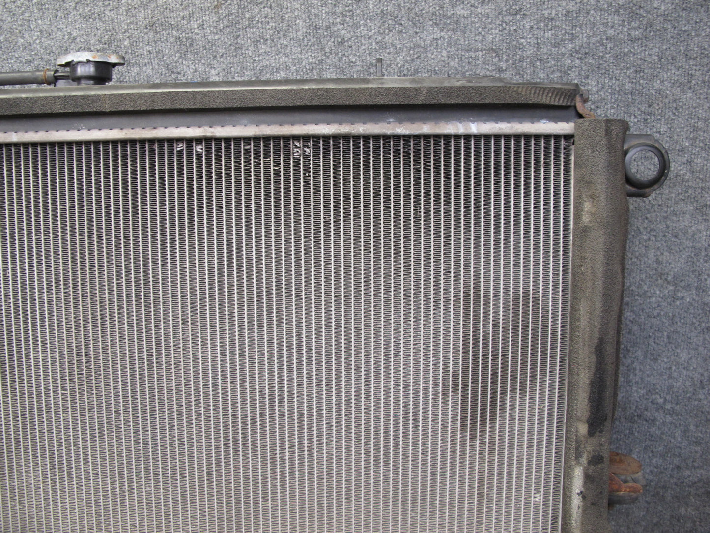 1998-2002 Lexus J100 LX470 4.7L Engine Motor Cooling Radiator