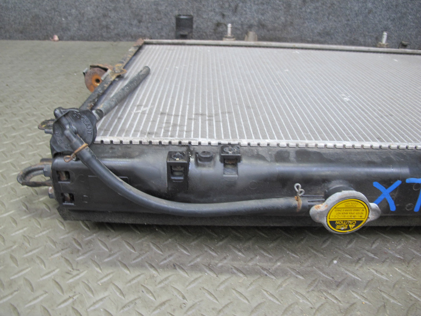 1998-2002 Lexus J100 LX470 4.7L Engine Motor Cooling Radiator