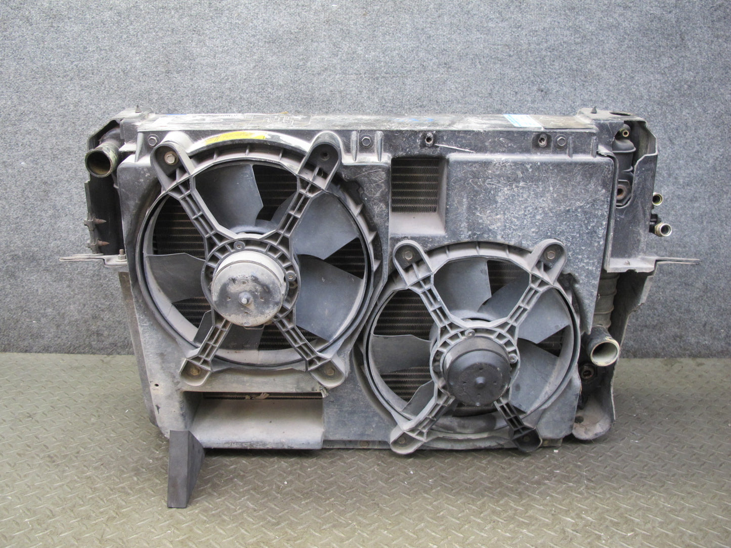90-93 Chevrolet Corvette C4 A/T Engine Radiator AC Condenser Fan Shroud Assy OEM