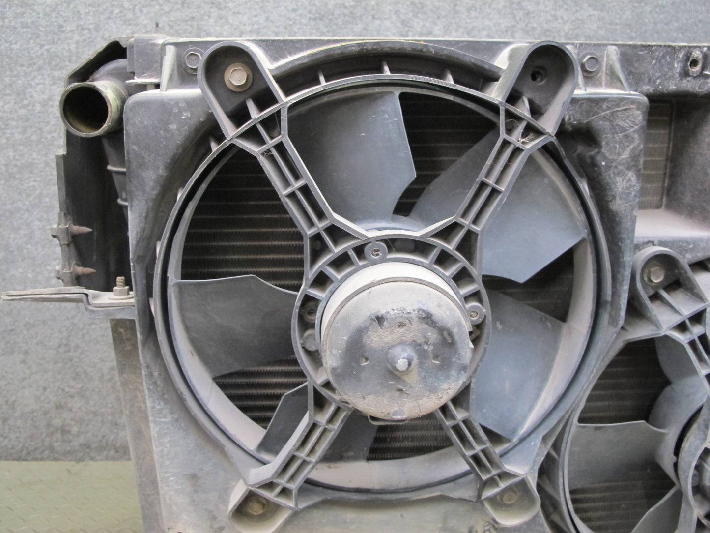 90-93 Chevrolet Corvette C4 A/T Engine Radiator AC Condenser Fan Shroud Assy OEM