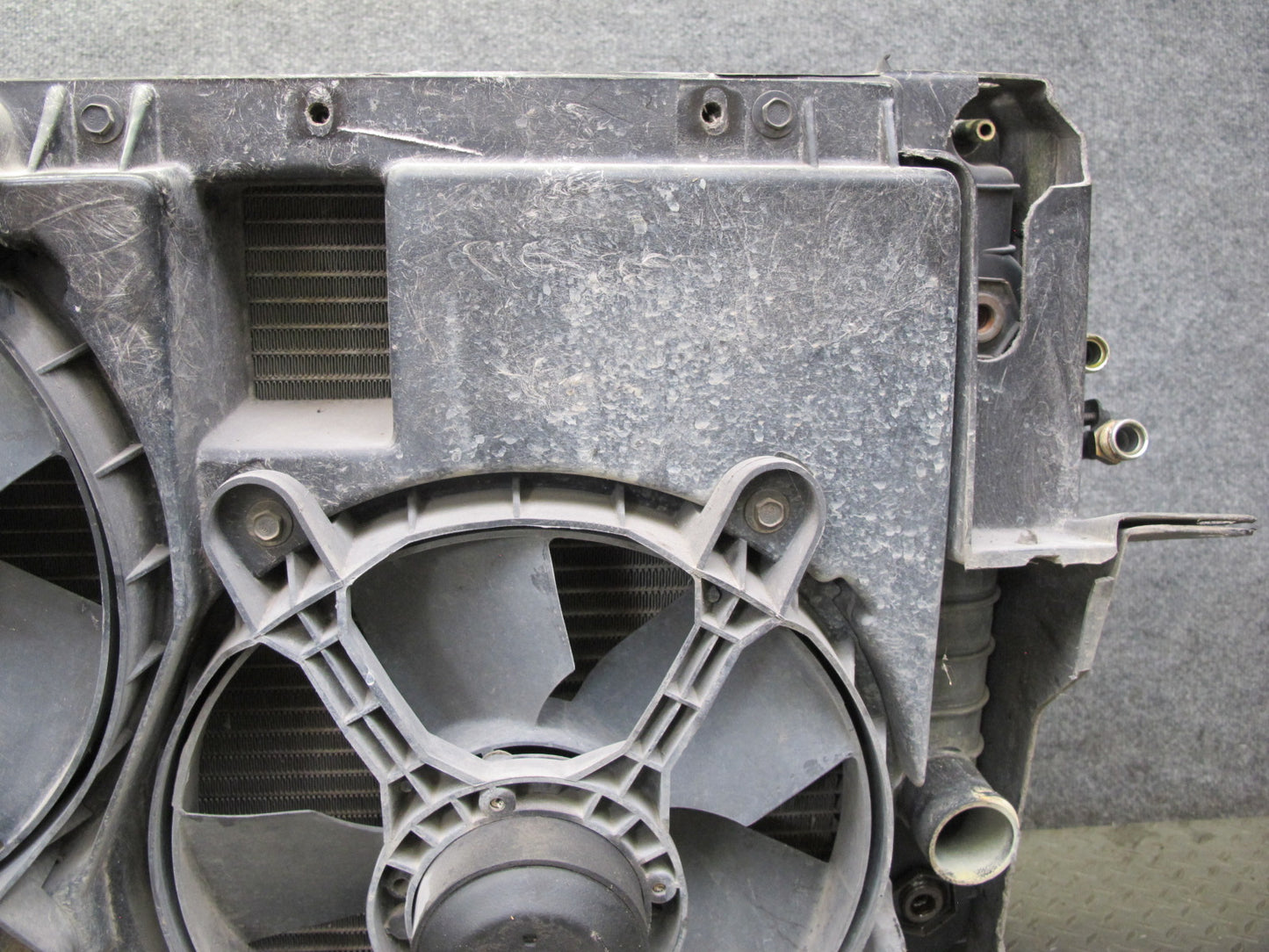 90-93 Chevrolet Corvette C4 A/T Engine Radiator AC Condenser Fan Shroud Assy OEM