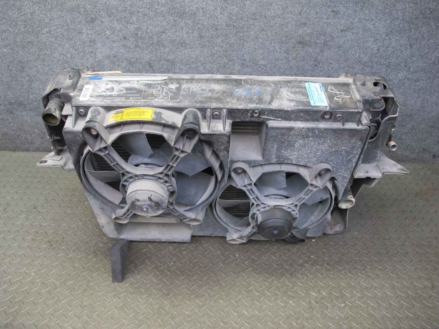 90-93 Chevrolet Corvette C4 A/T Engine Radiator AC Condenser Fan Shroud Assy OEM