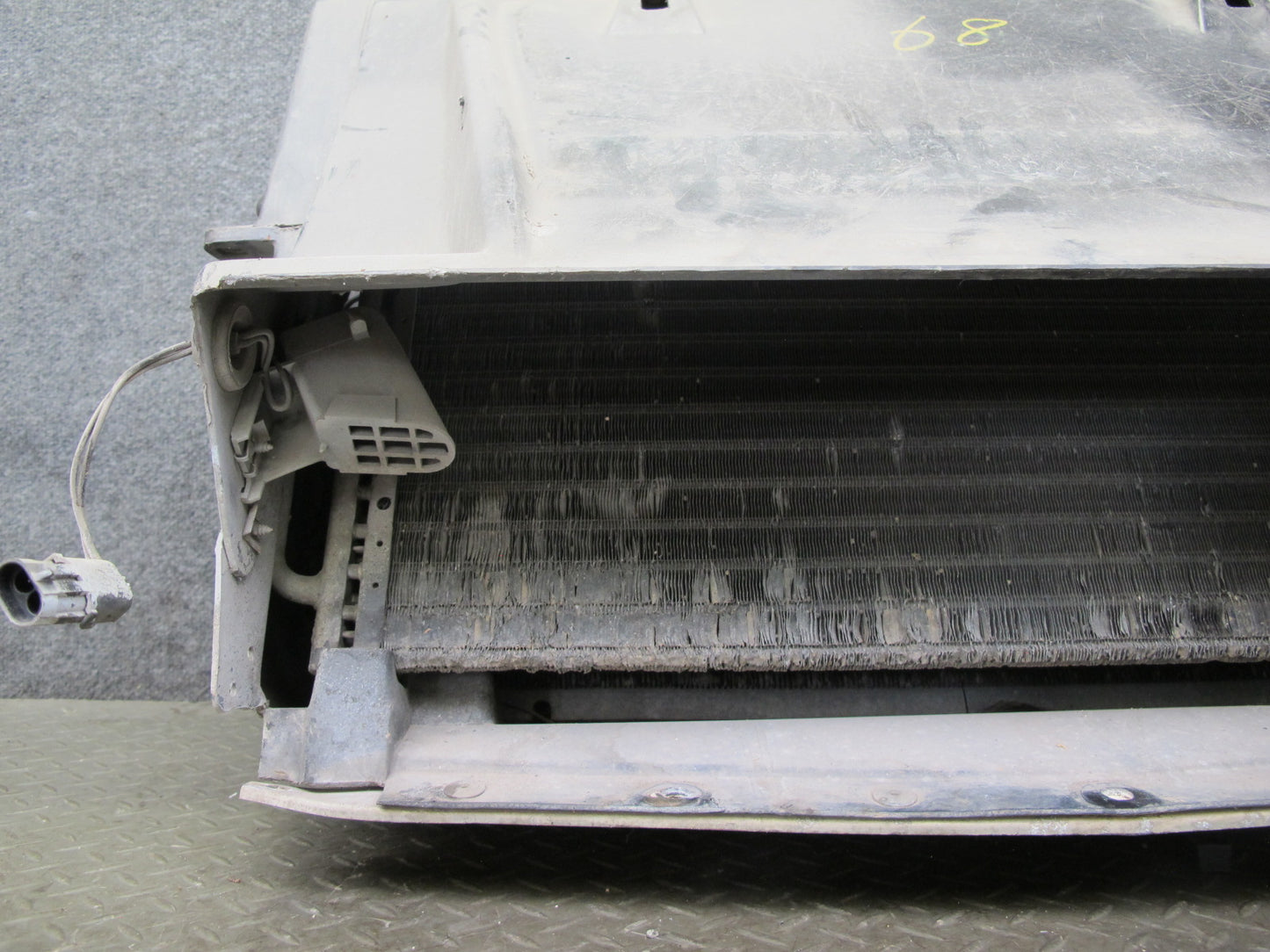 90-93 Chevrolet Corvette C4 A/T Engine Radiator AC Condenser Fan Shroud Assy OEM