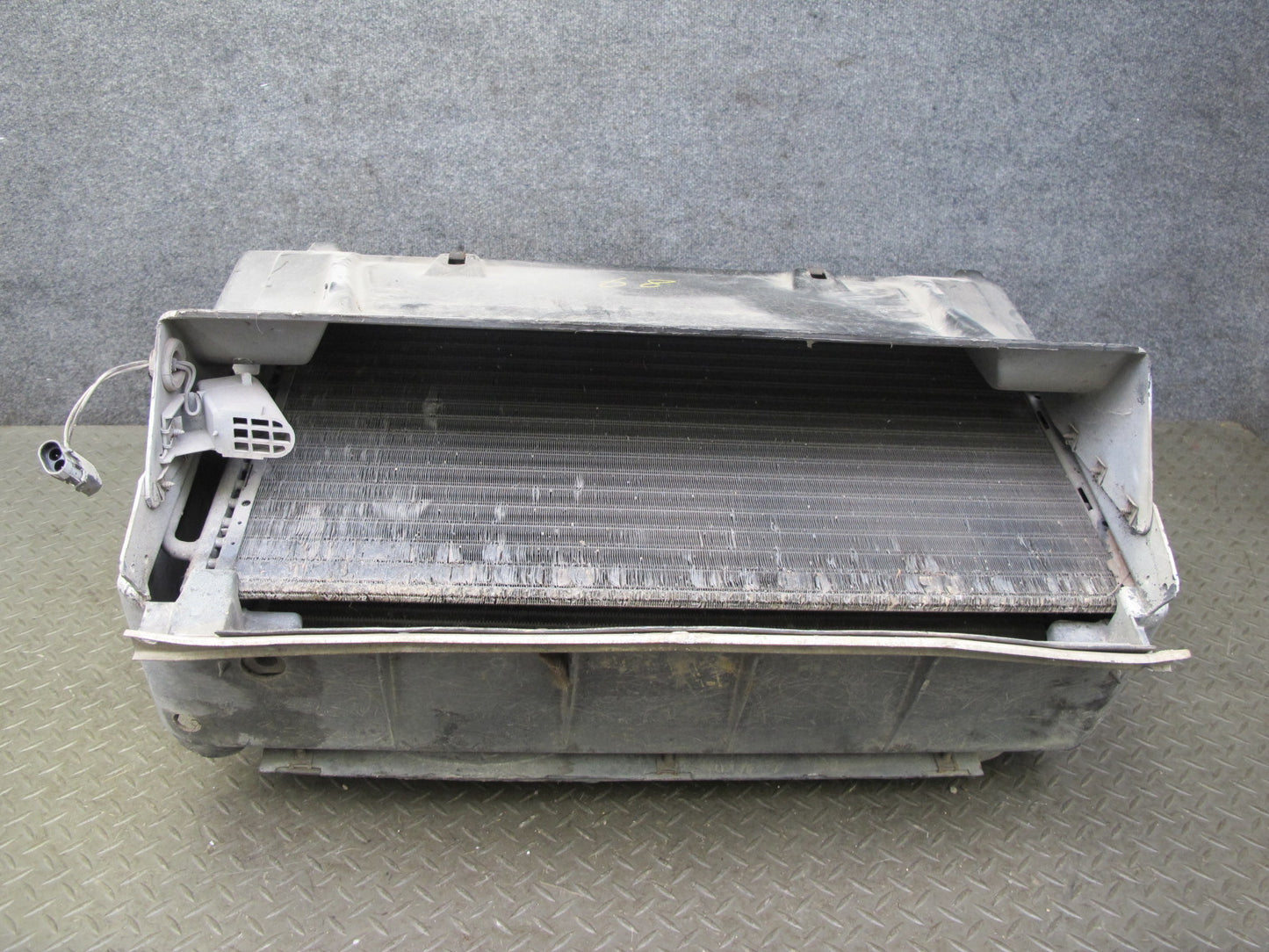 90-93 Chevrolet Corvette C4 A/T Engine Radiator AC Condenser Fan Shroud Assy OEM