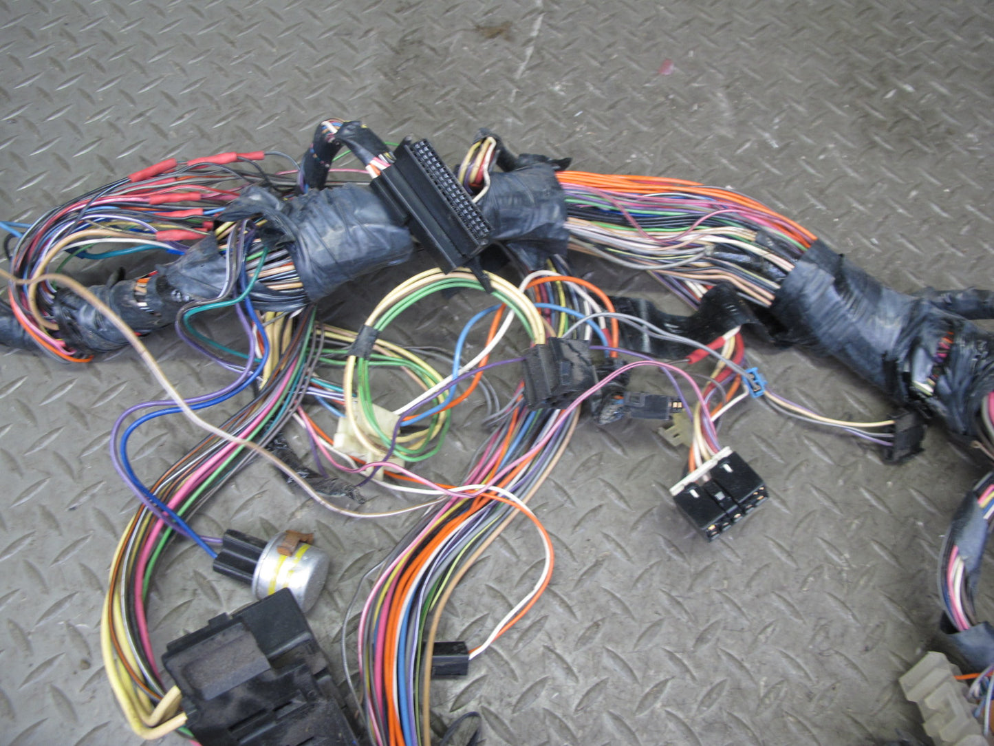 1991 Chevrolet Corvette C4 Coupe A/T Dash Wire Wiring Harness w Fuse Box OEM