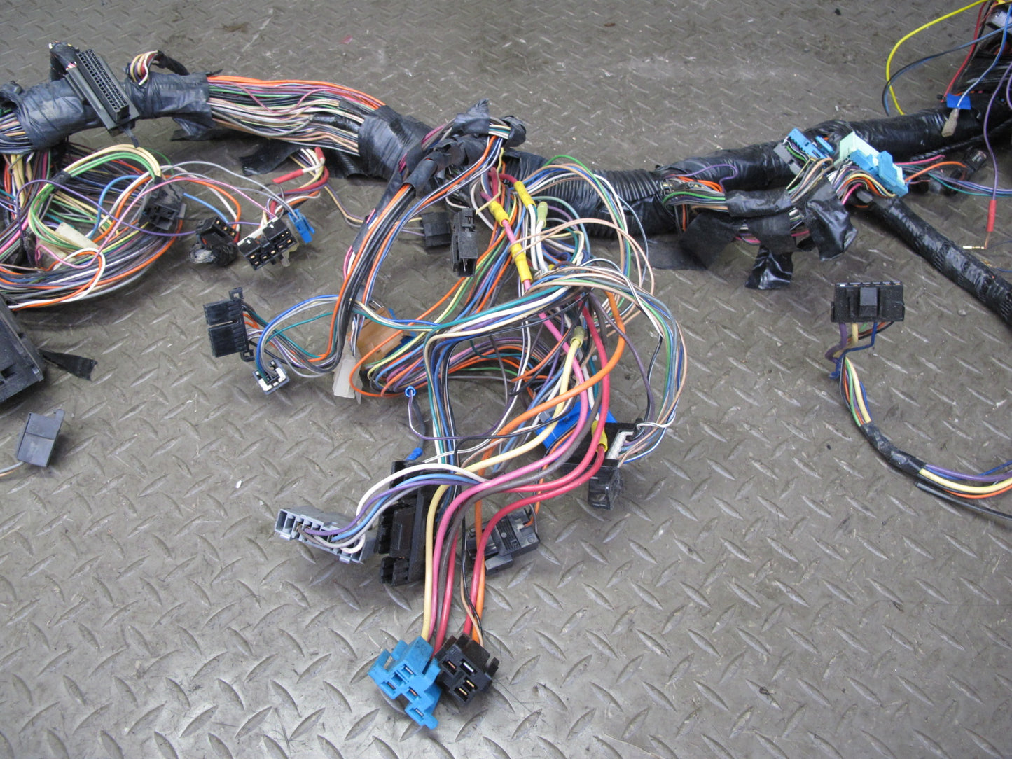 1991 Chevrolet Corvette C4 Coupe A/T Dash Wire Wiring Harness w Fuse Box OEM