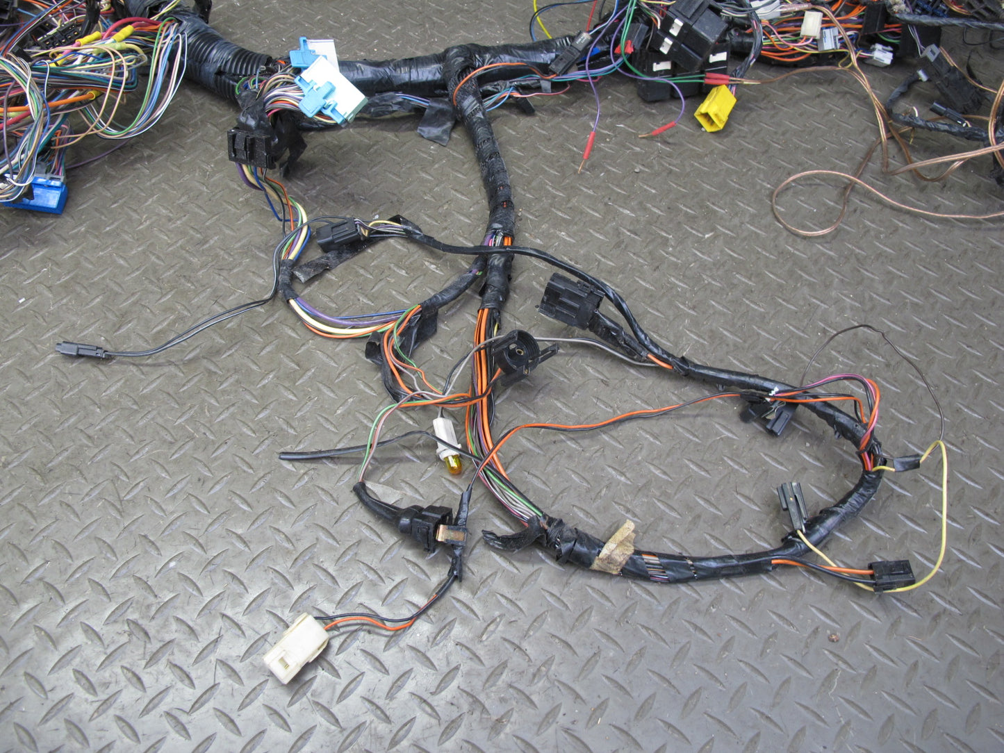 1991 Chevrolet Corvette C4 Coupe A/T Dash Wire Wiring Harness w Fuse Box OEM